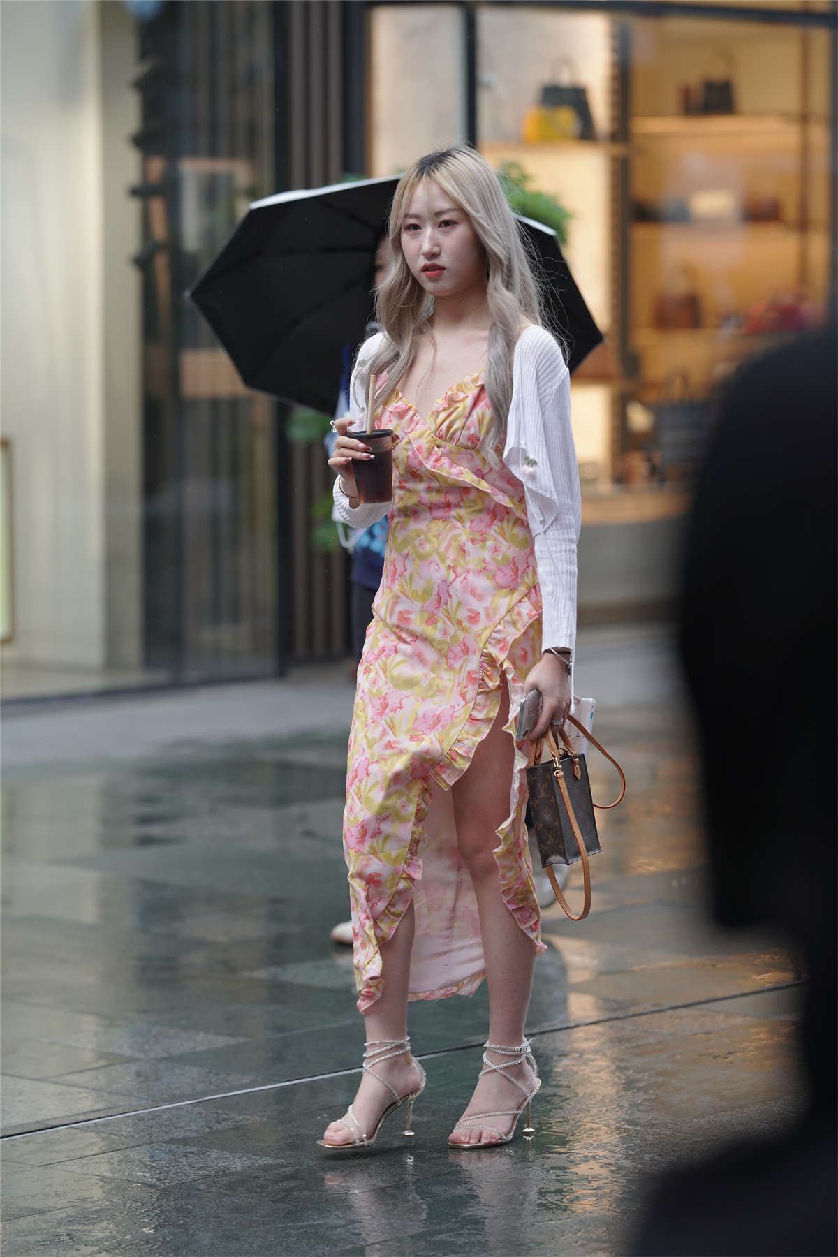 花色长裙美腿