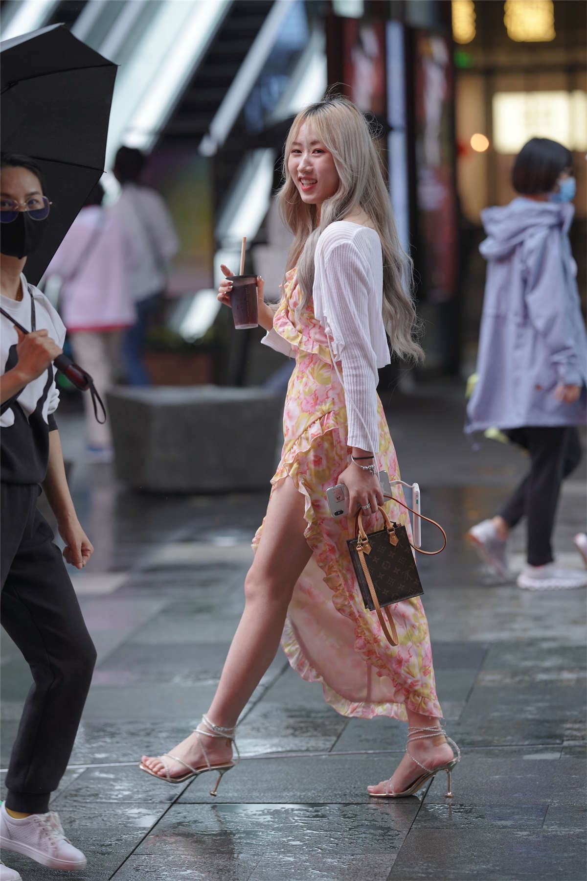 花色长裙美腿