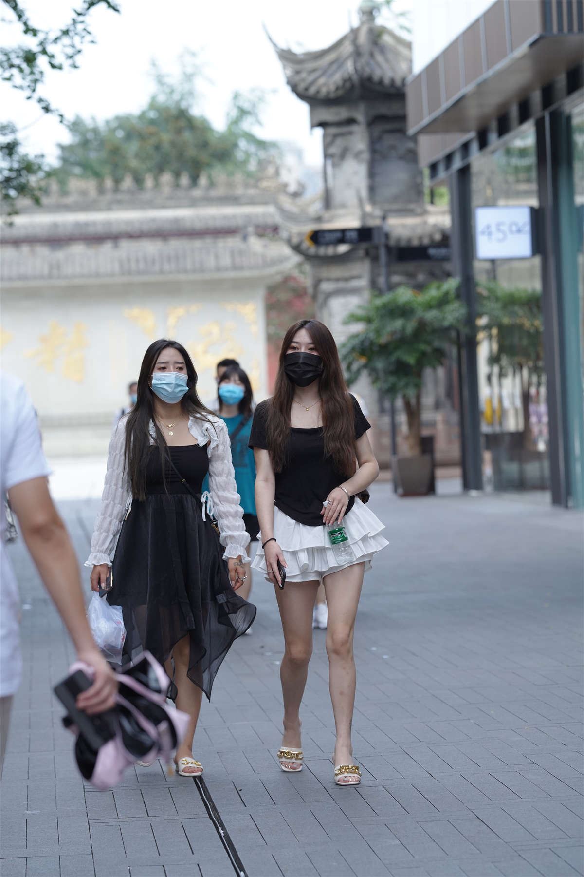 高跟美腿白裙