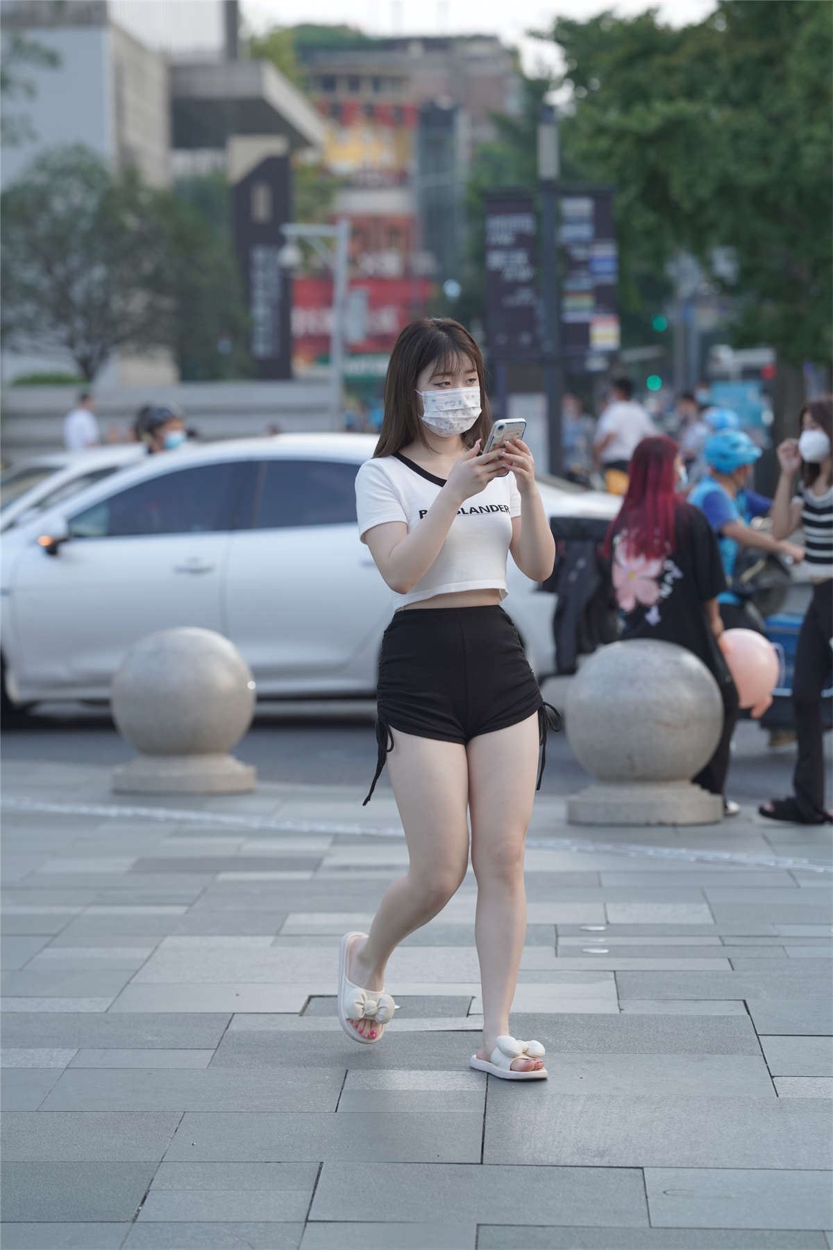 黑色热裤