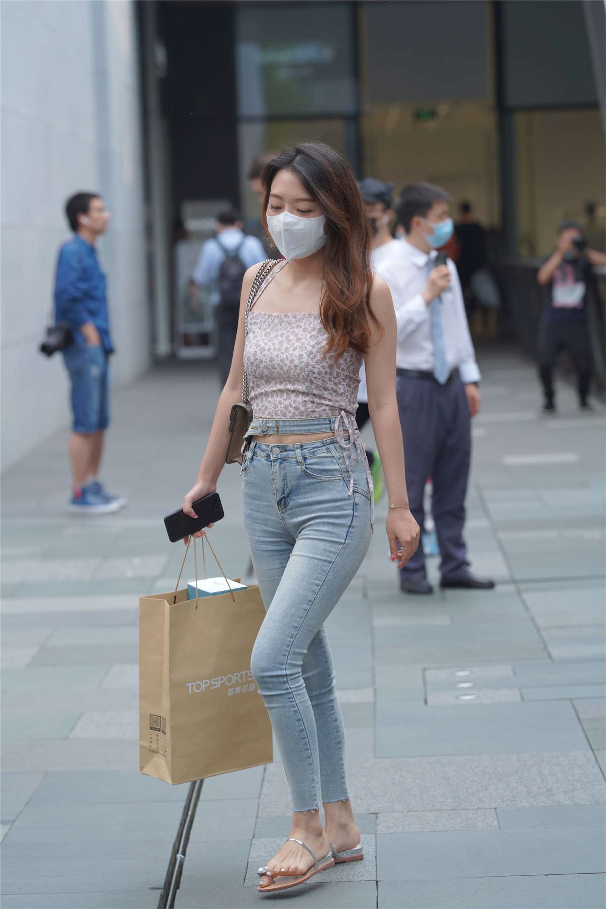 简约灰色牛仔裤