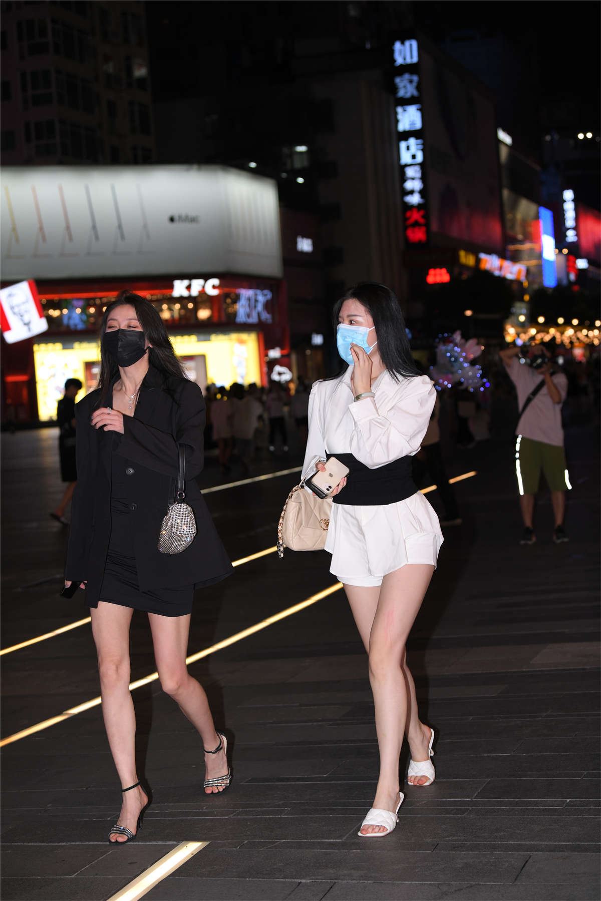黑白姐妹