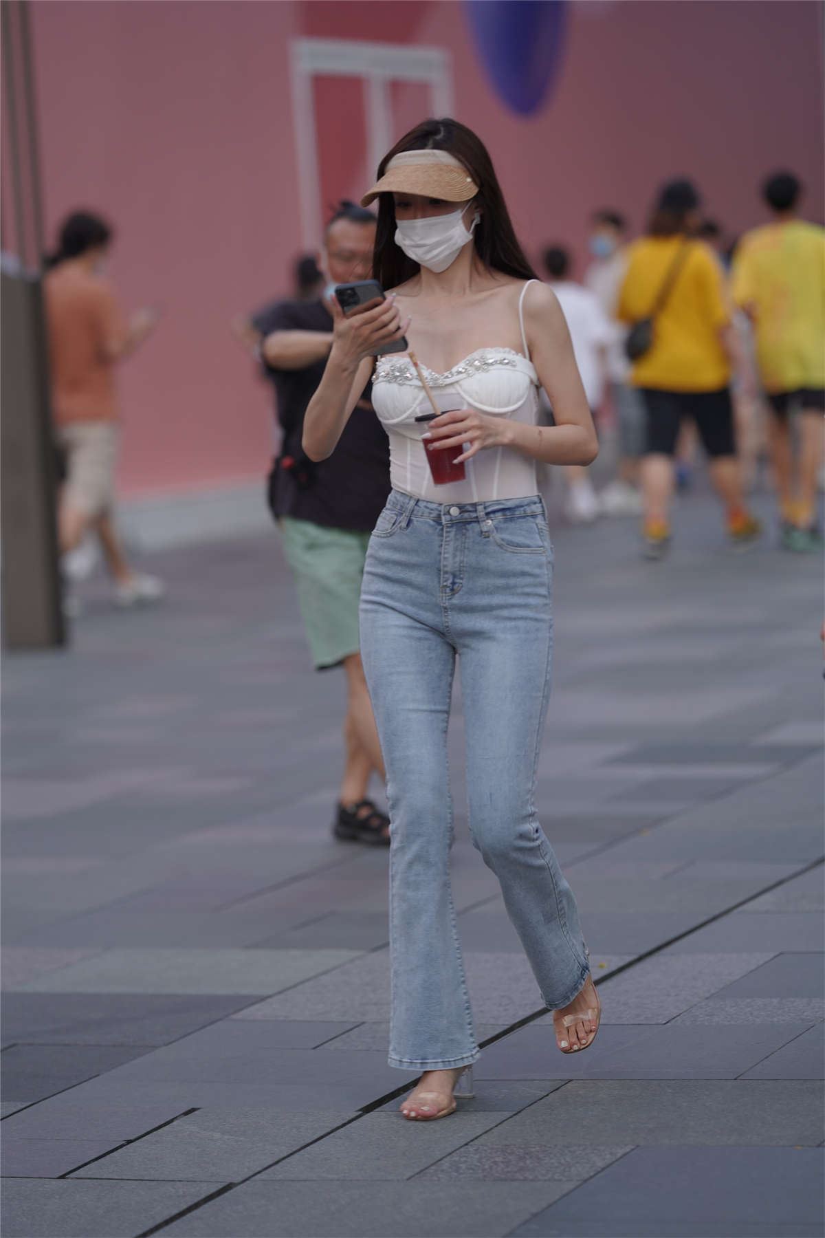 吊带露背牛仔裤