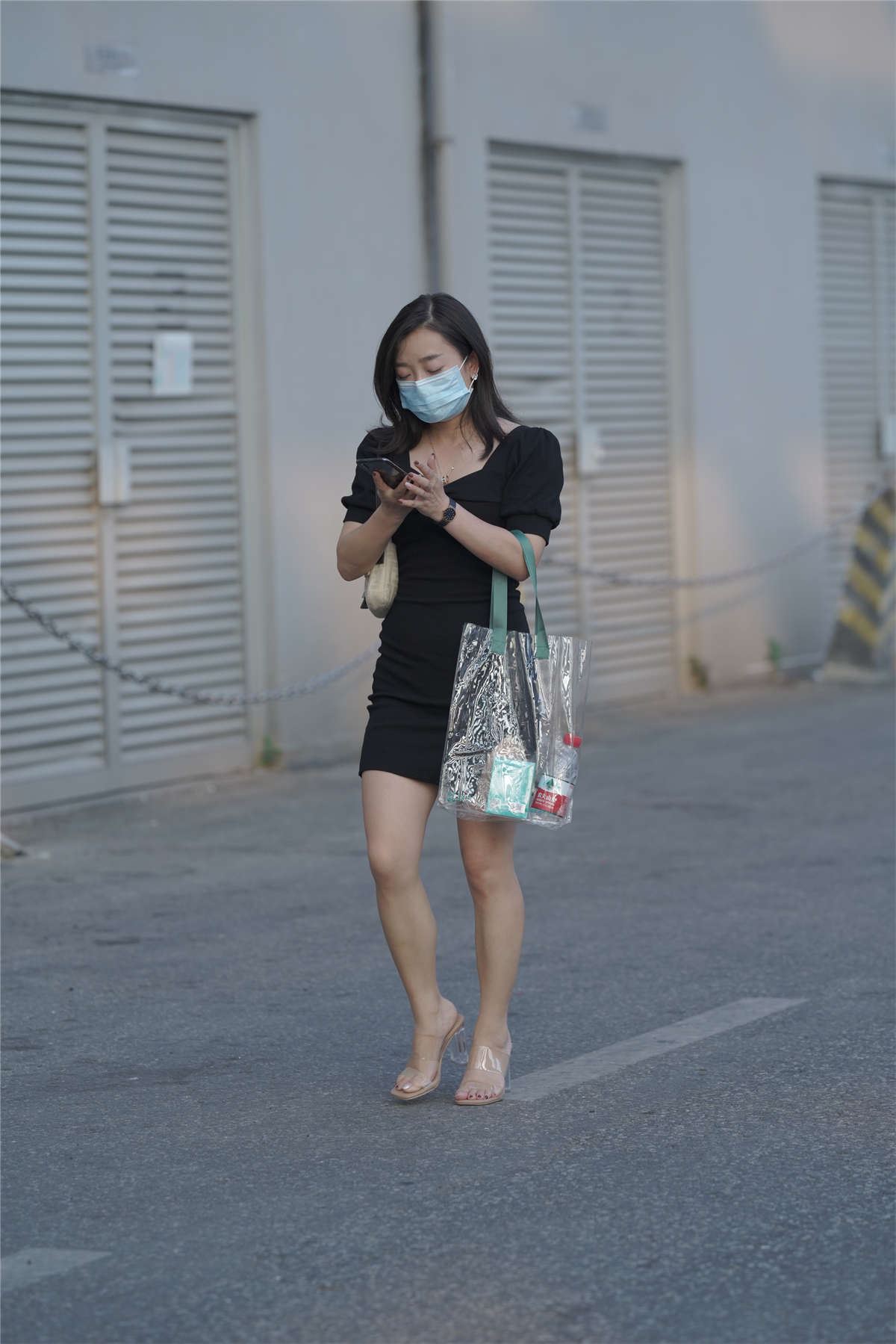 黑色紧身包臀裙凉高美脚