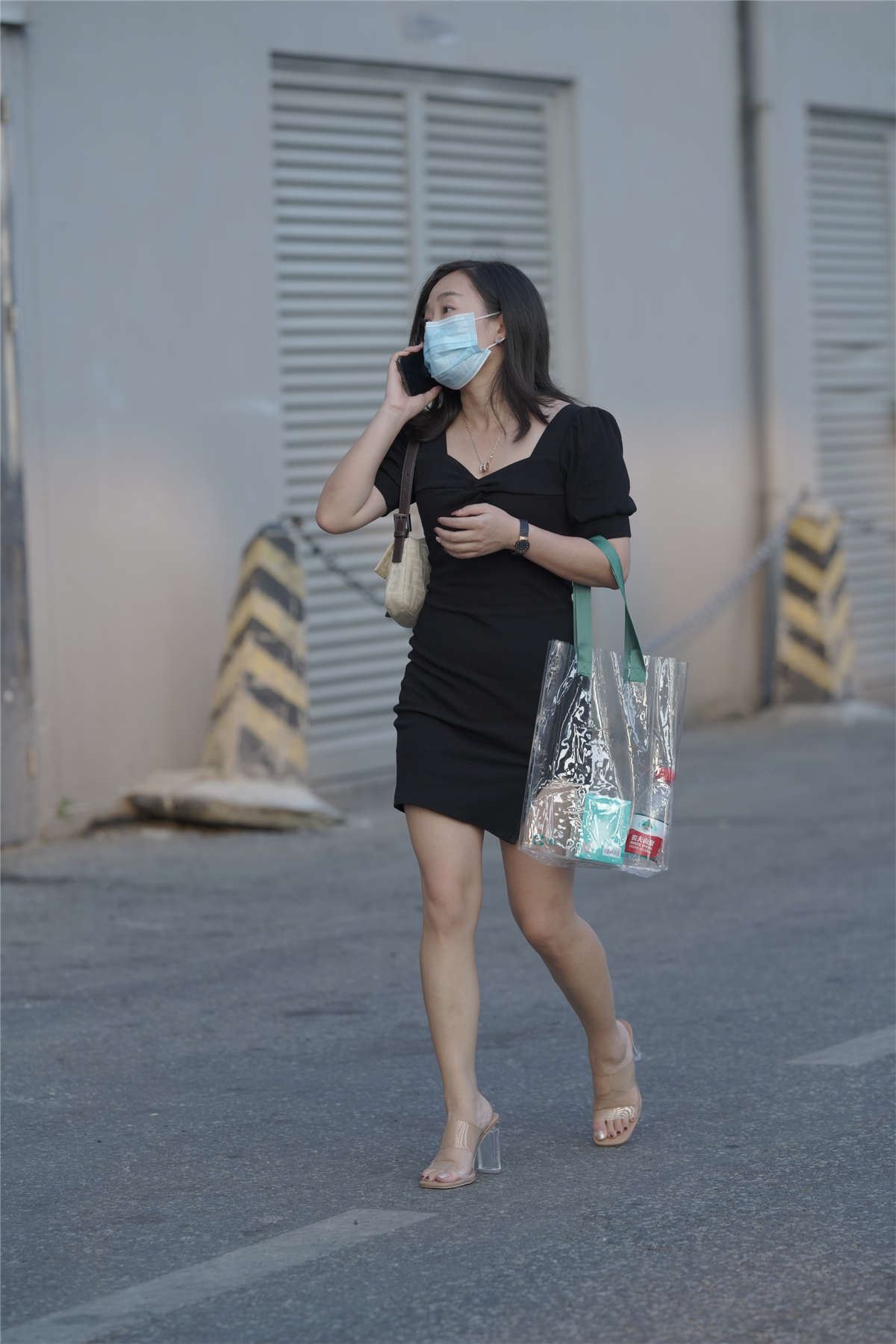 黑色紧身包臀裙凉高美脚