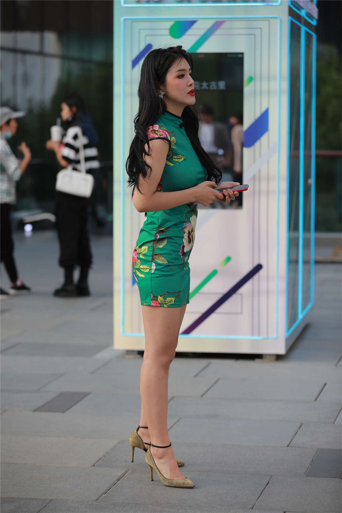 花旗袍美腿熟女