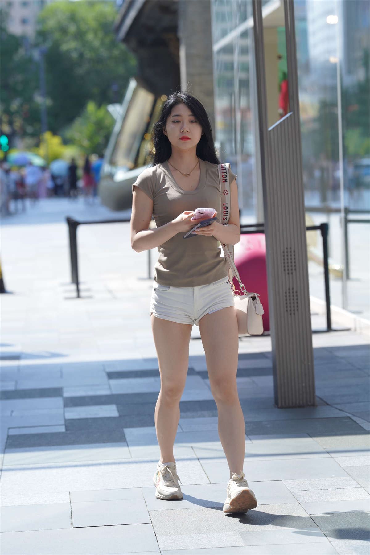 邻家甜美可爱女孩
