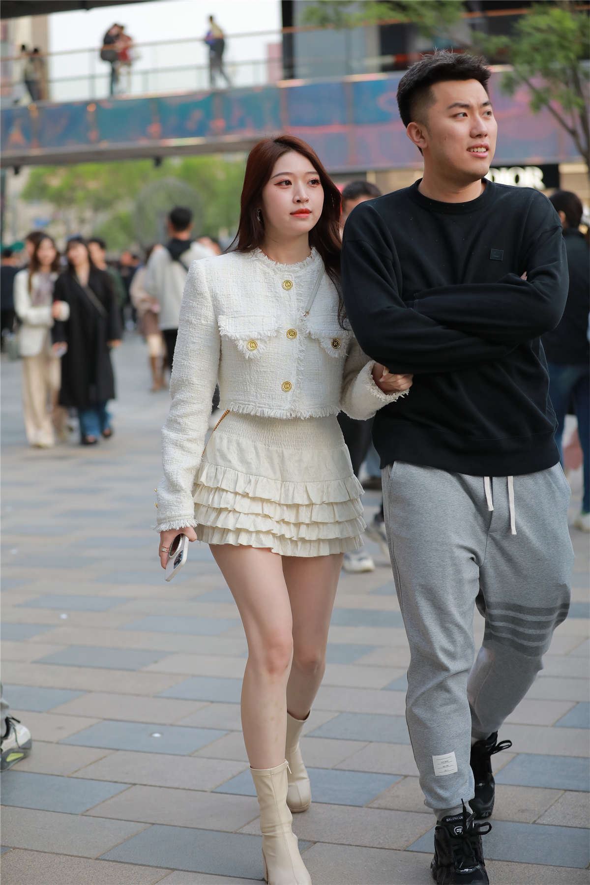 短靴白裙小香风