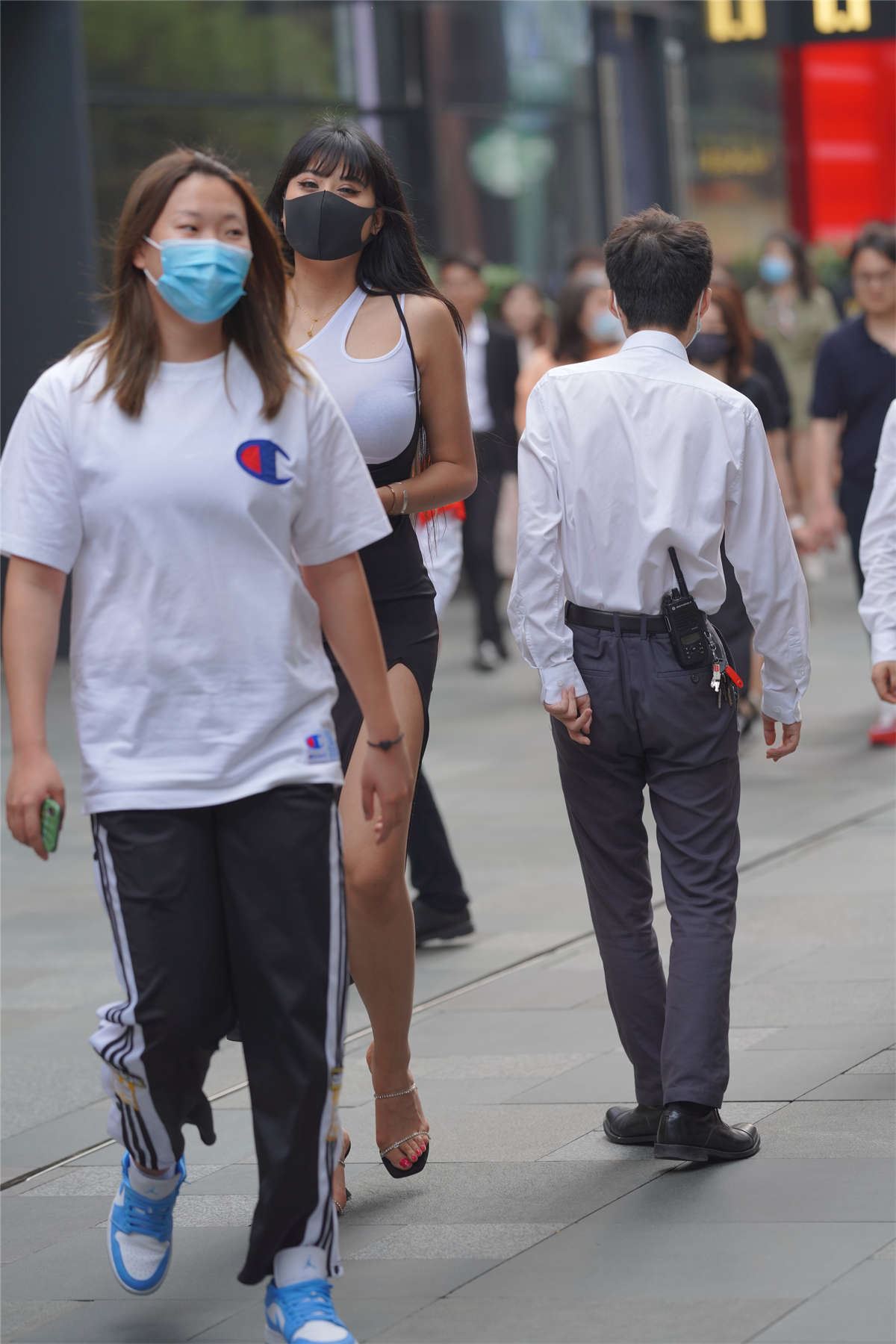 黑白搭配大气美丽