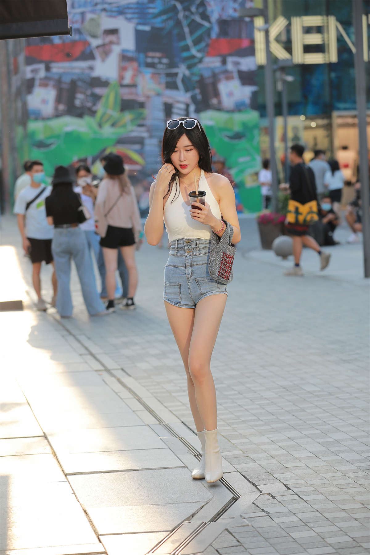 蓝色热裤美腿短靴