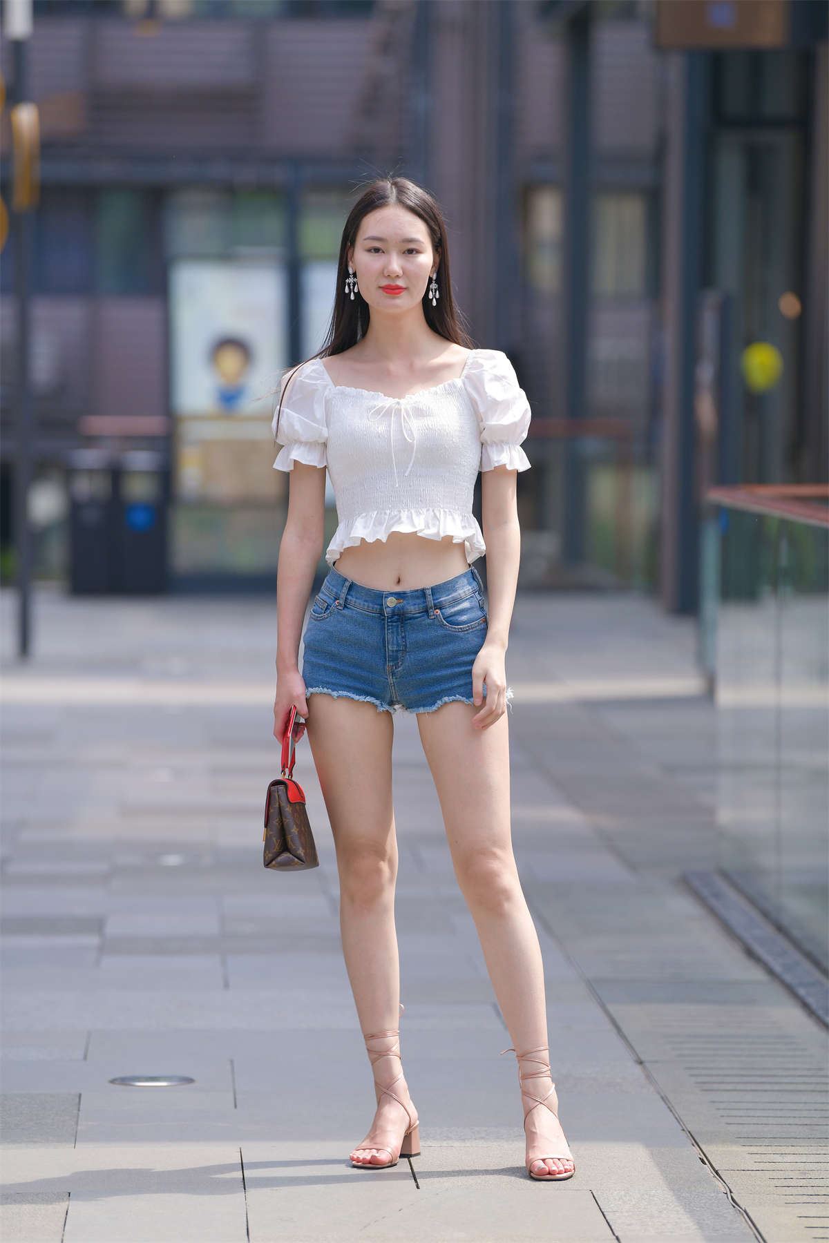 高挑靓丽