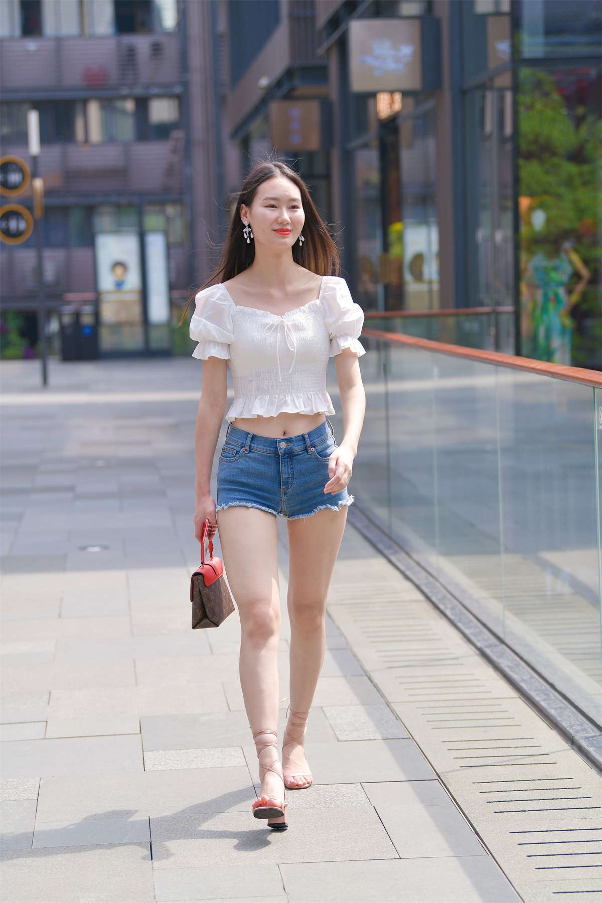 高挑靓丽