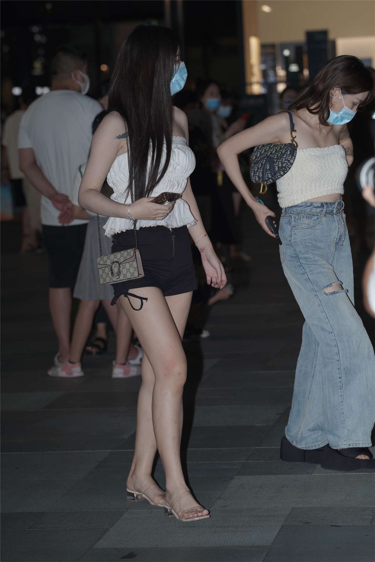 简单黑白搭配