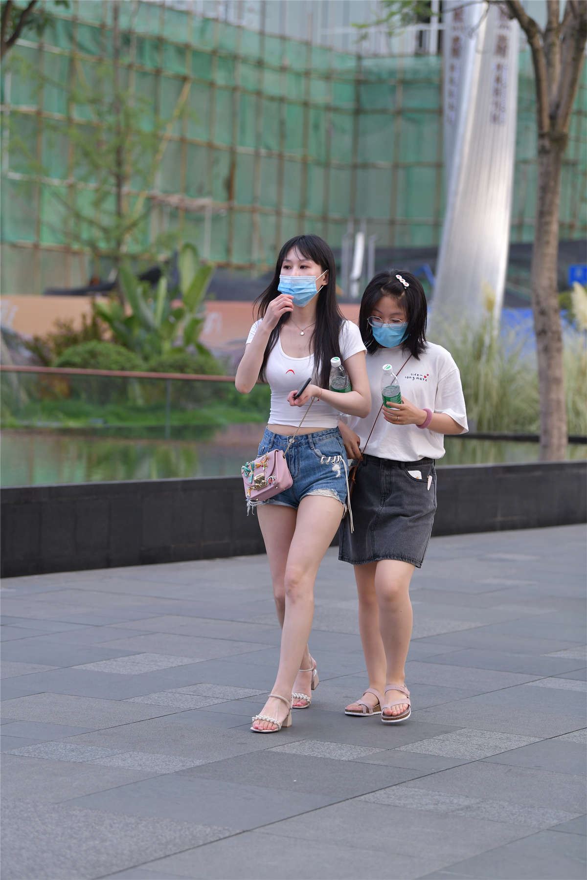 牛仔短裤显腿长