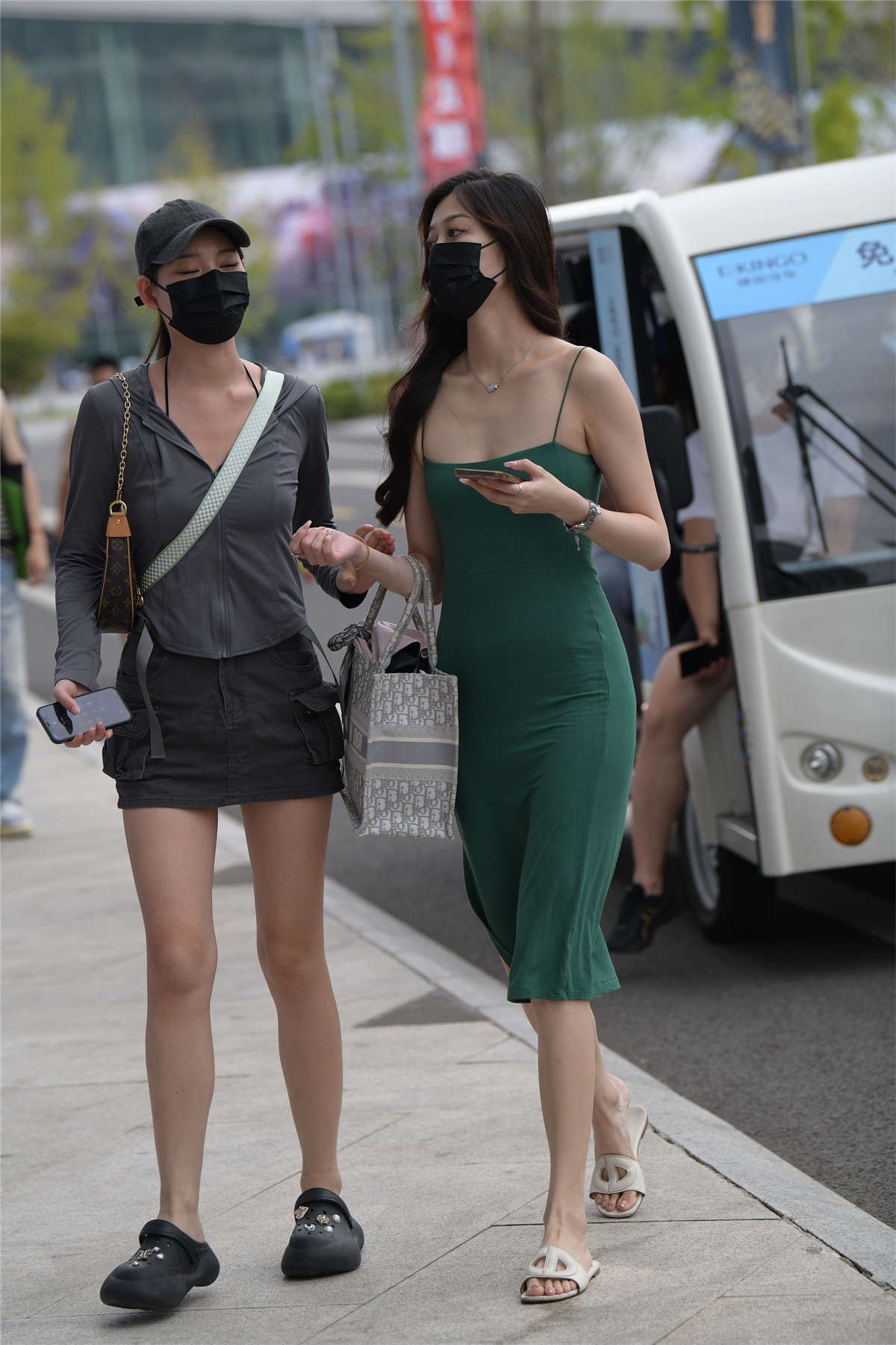 绿色长裙