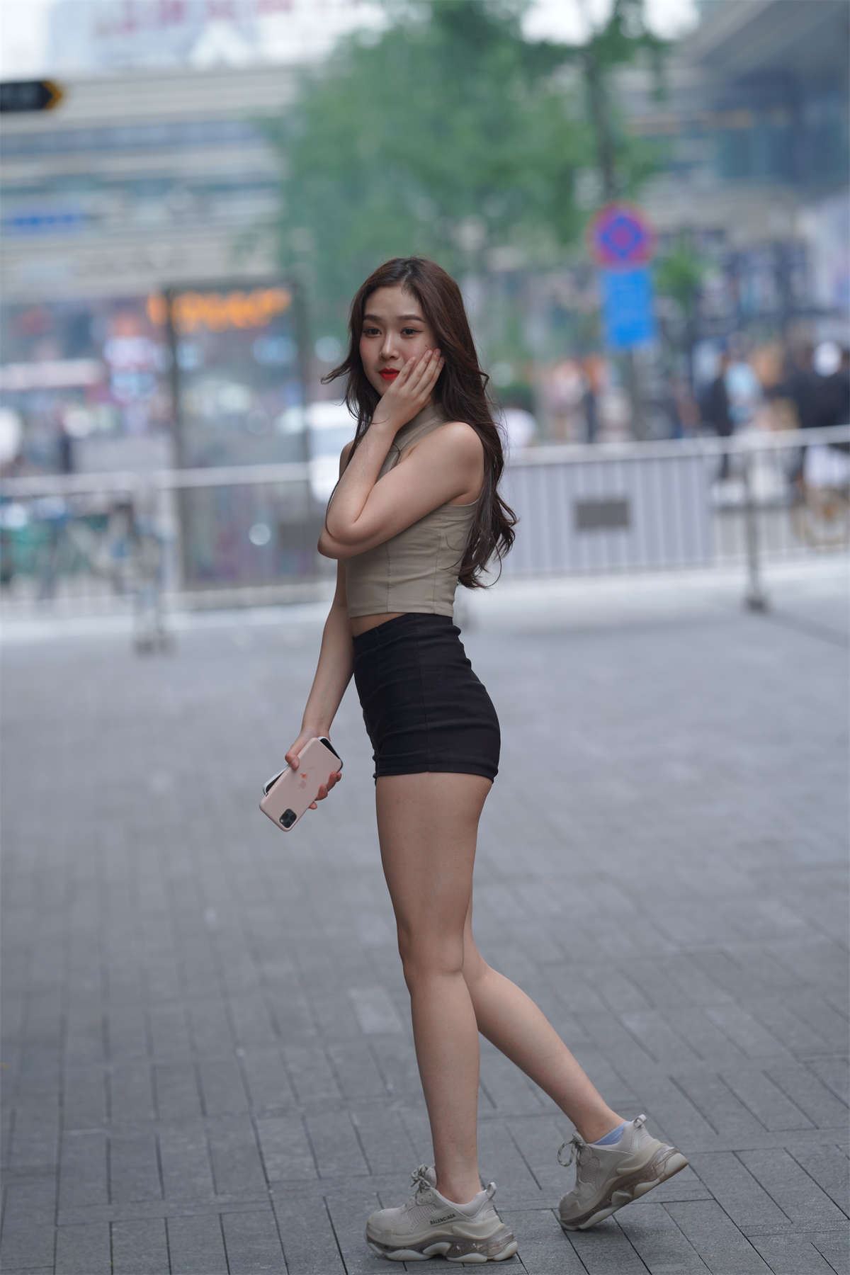 高腰短裤显腿长