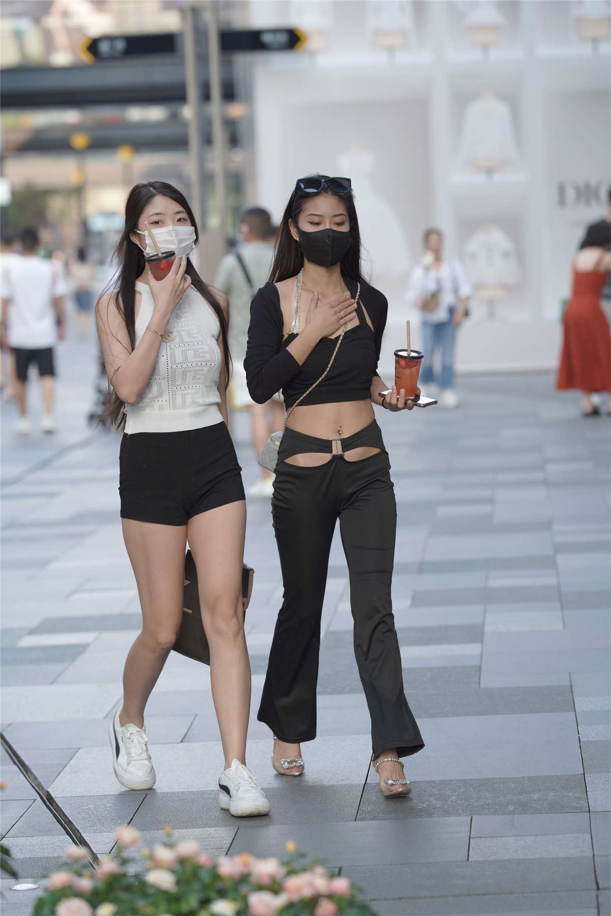 青春靓丽姐妹花