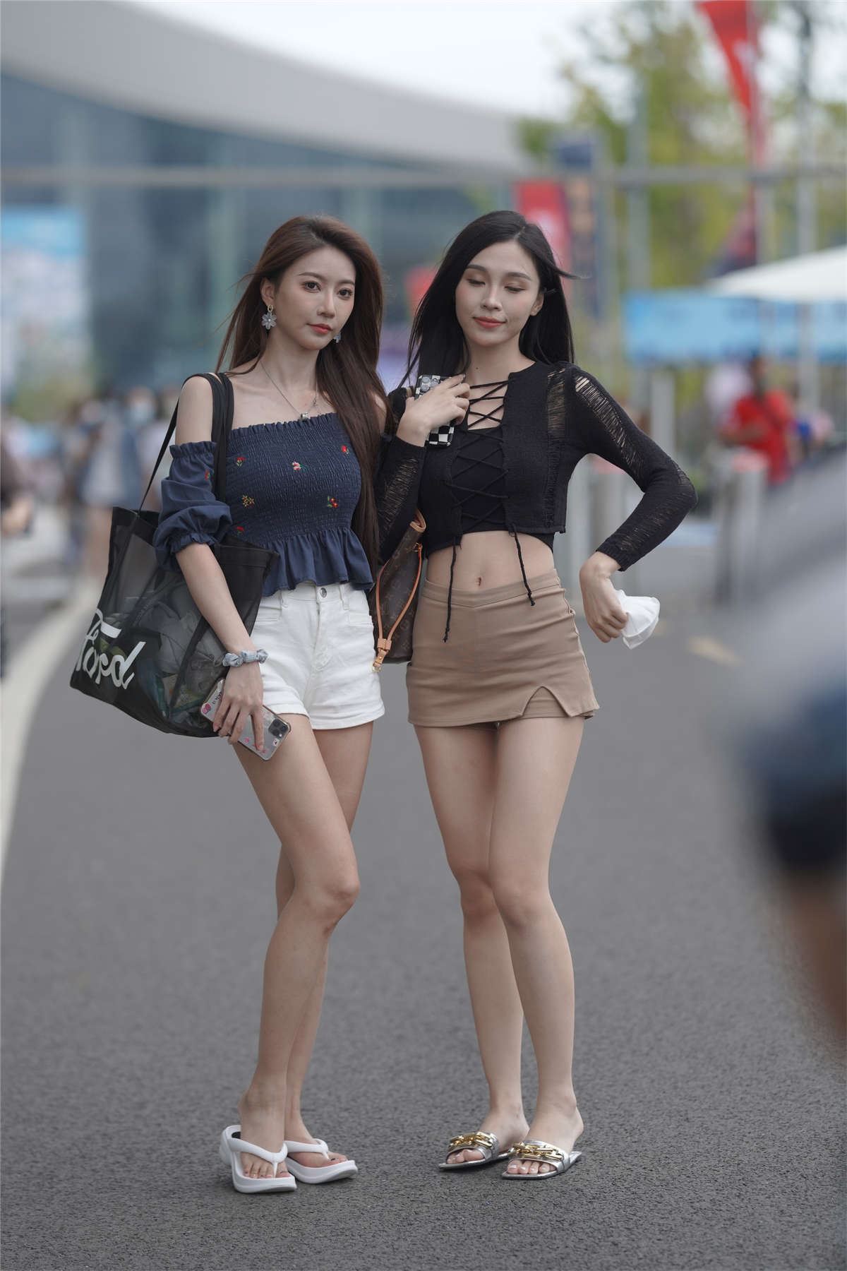 魅力精致靓丽姐妹