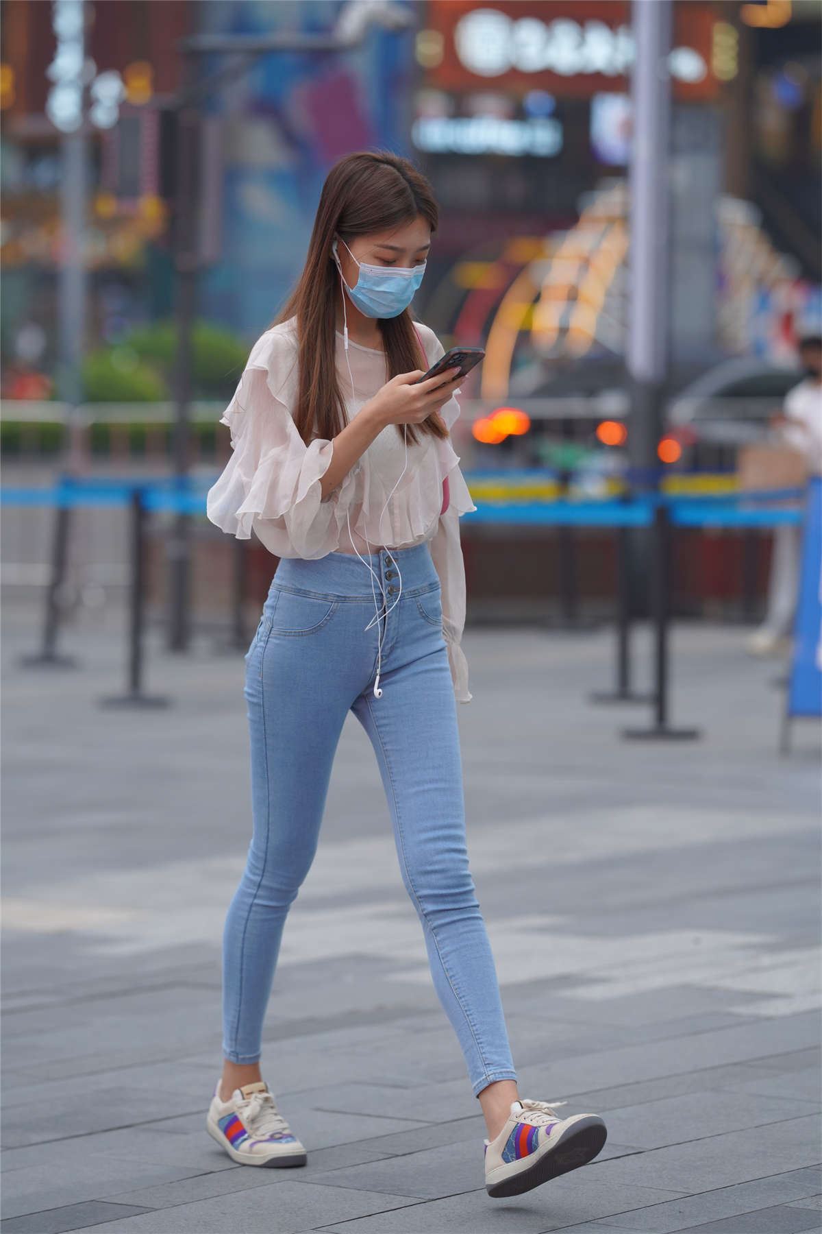 高腰牛仔裤