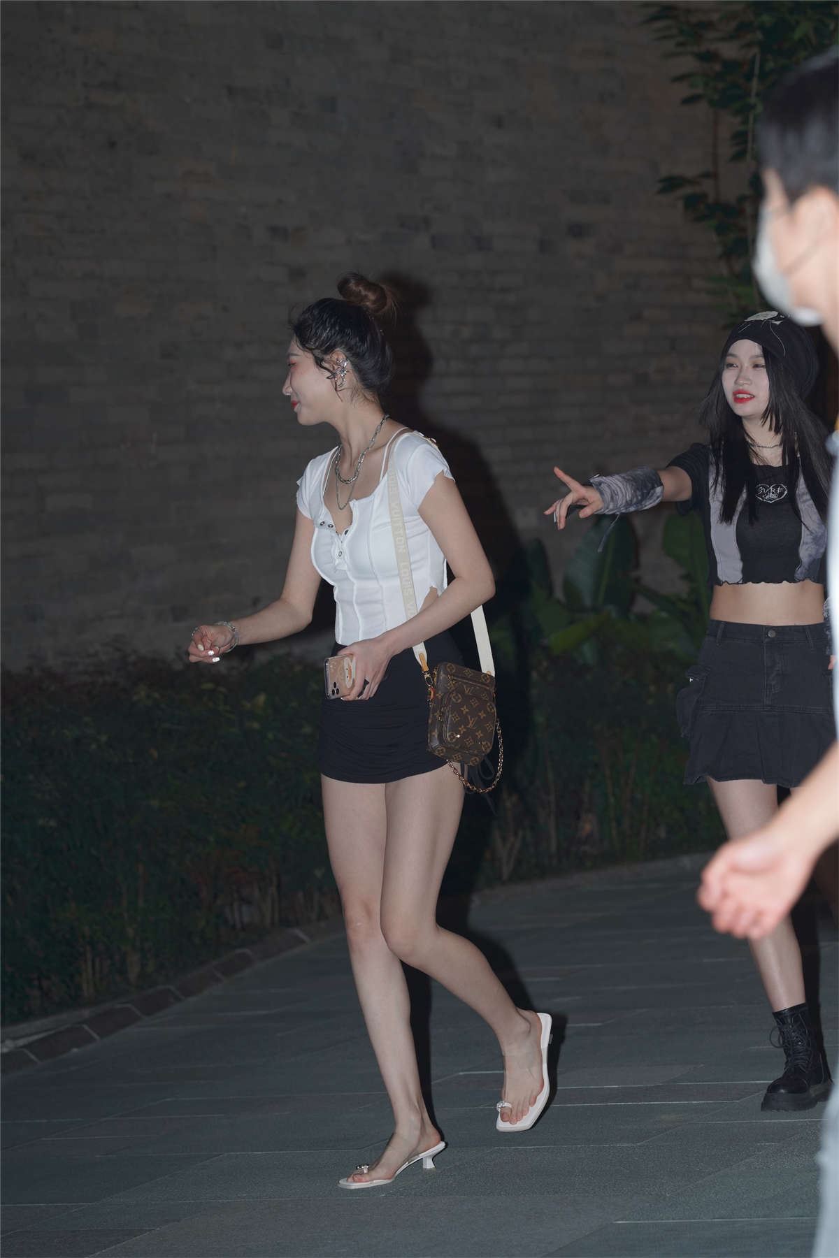 青春靓丽姐妹