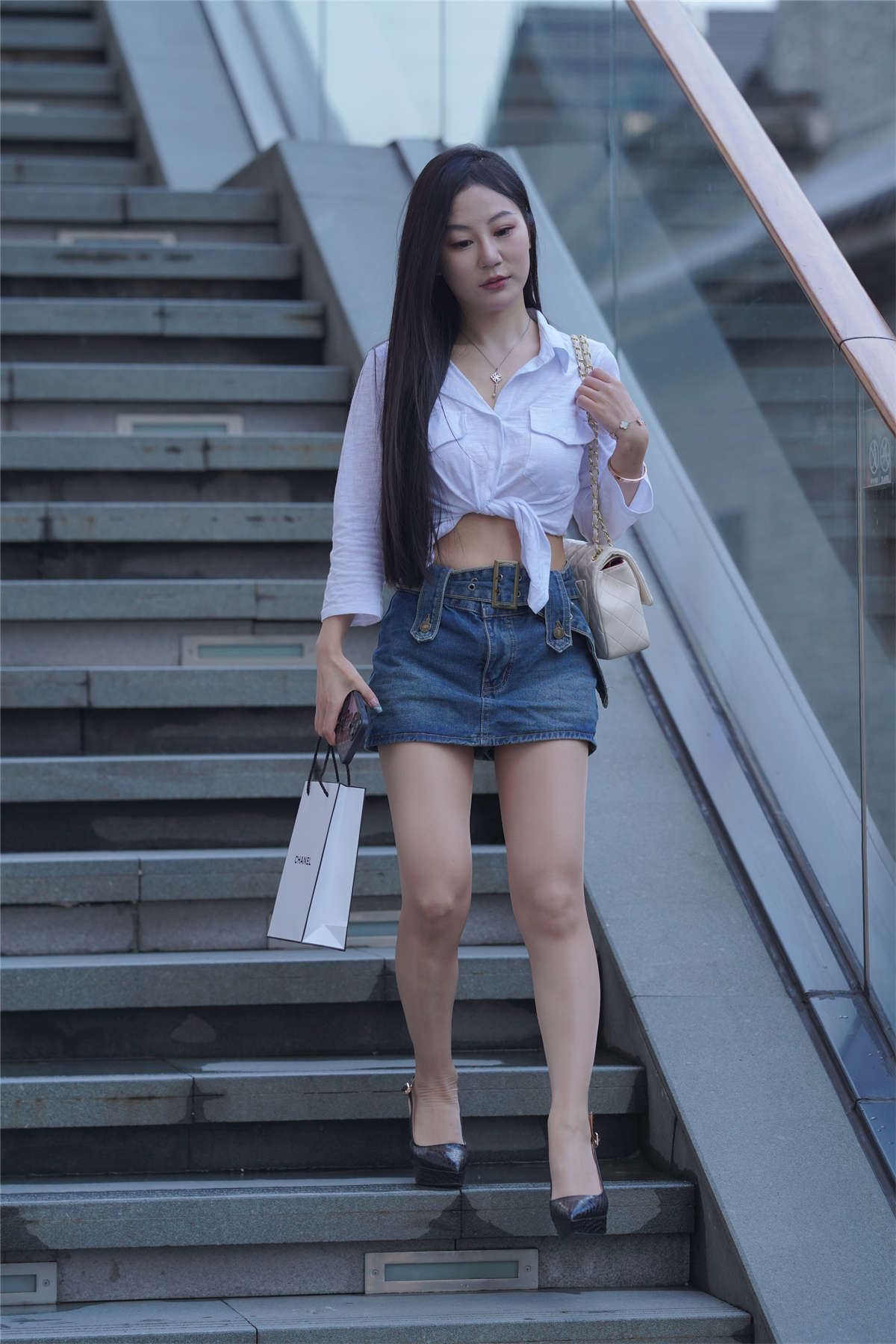 衬衫牛仔裙
