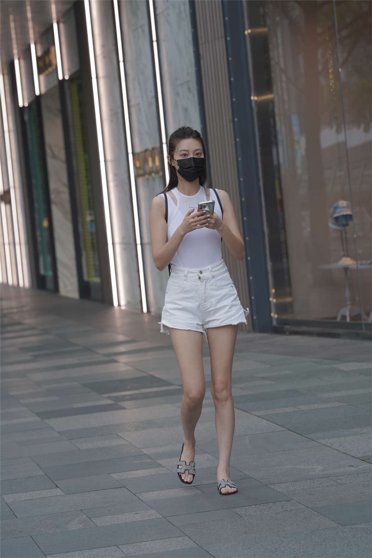 活力白色短裤