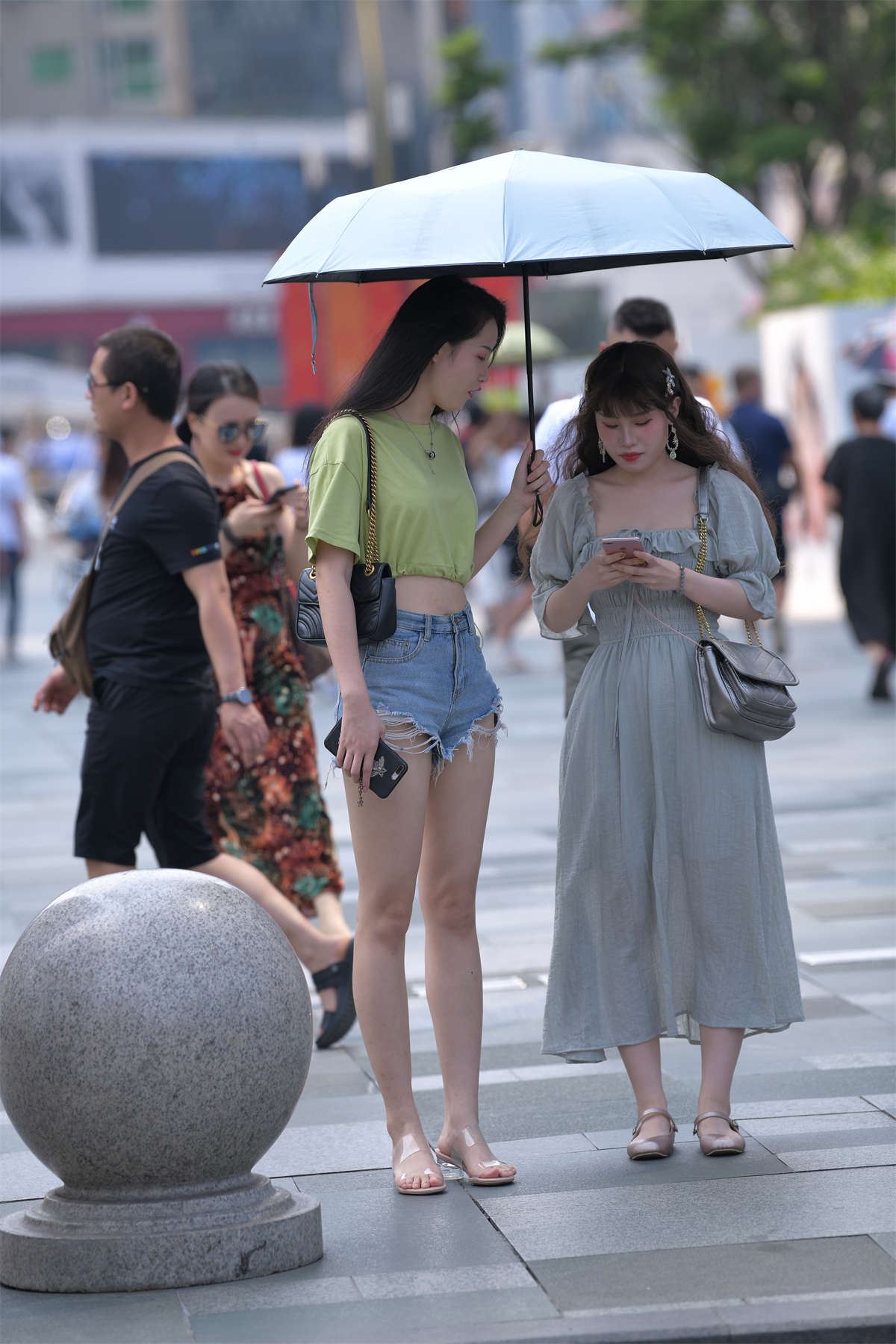 甜美青春小姐姐
