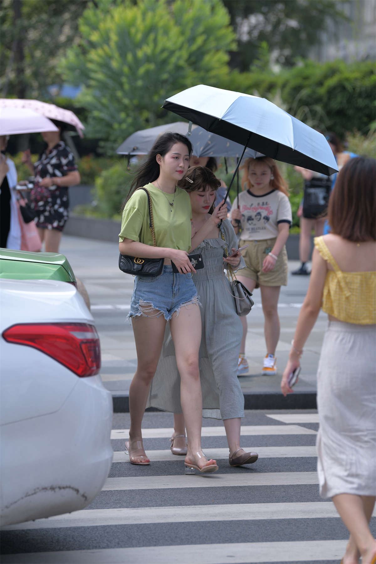 甜美青春小姐姐