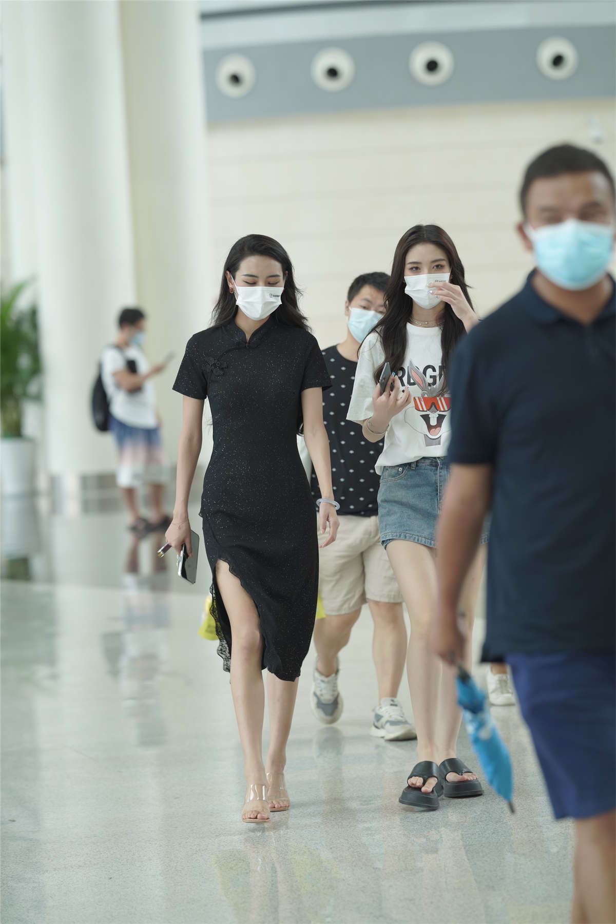 青春高挑靓丽