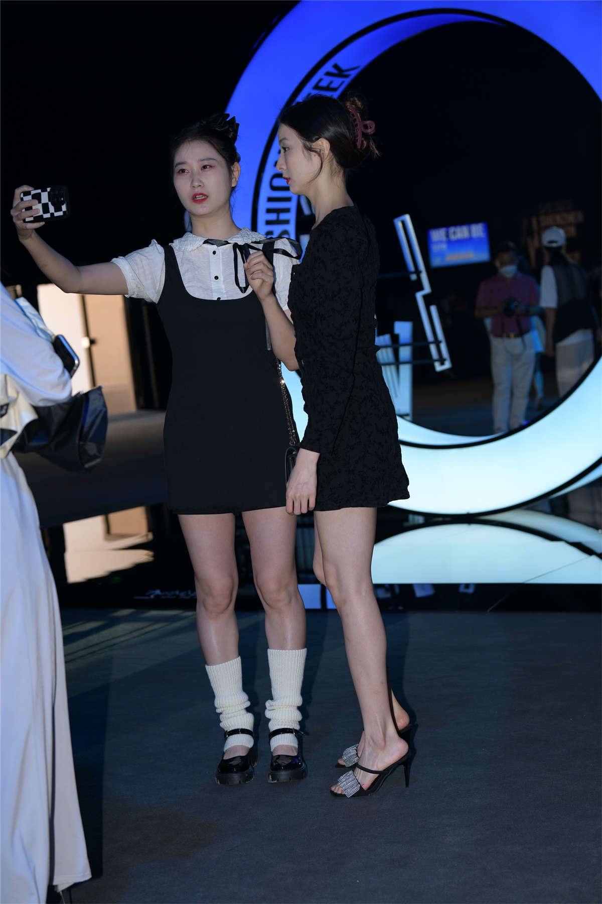 清秀美丽
