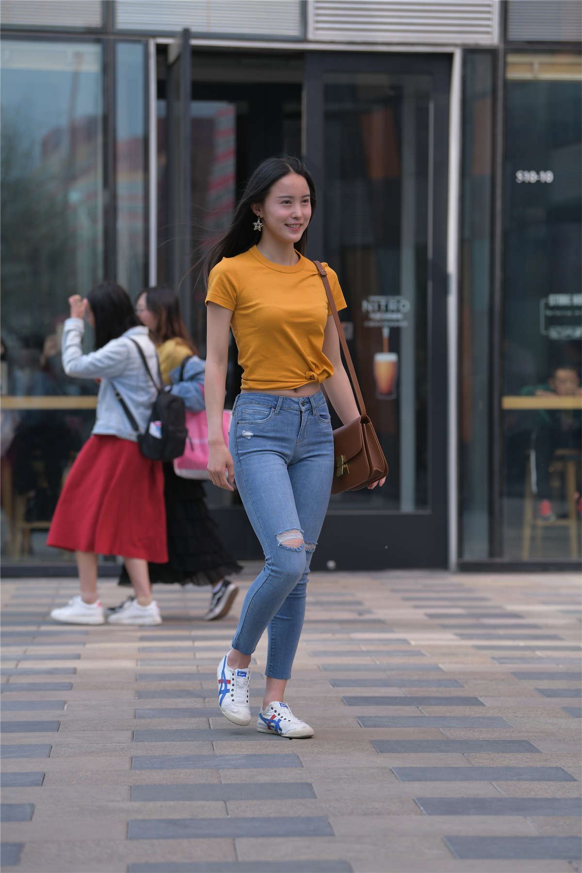 爱笑魅力美女
