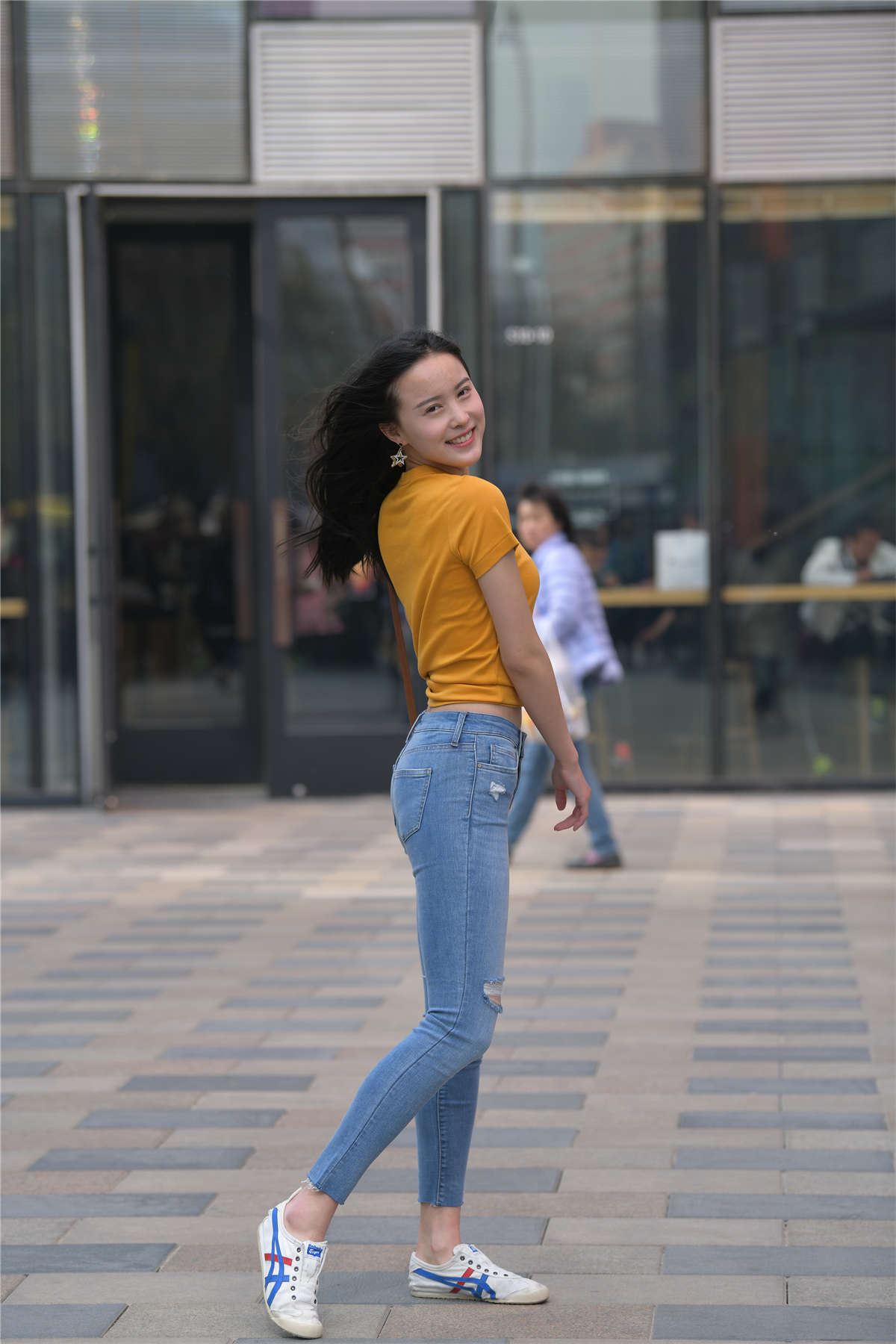 爱笑魅力美女