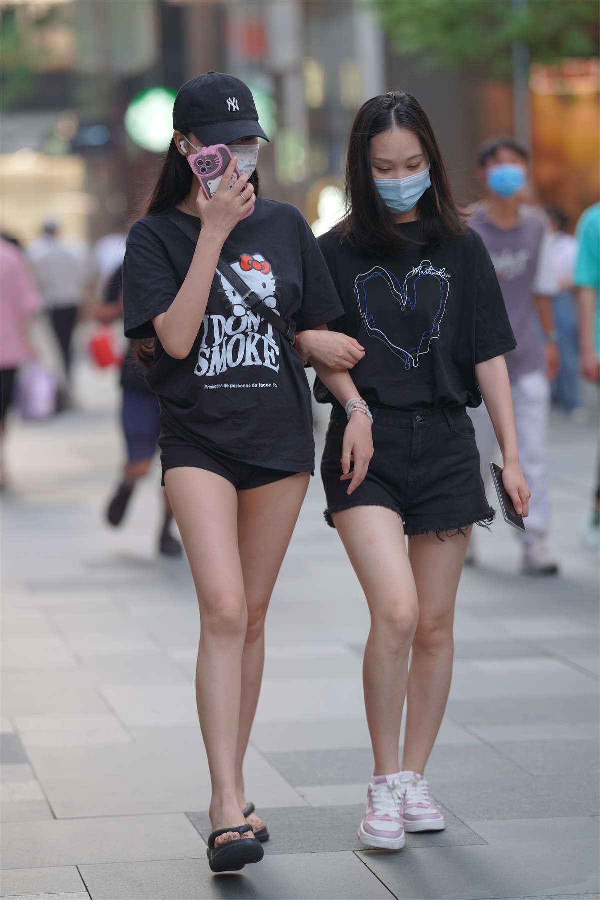 清秀美丽姐妹