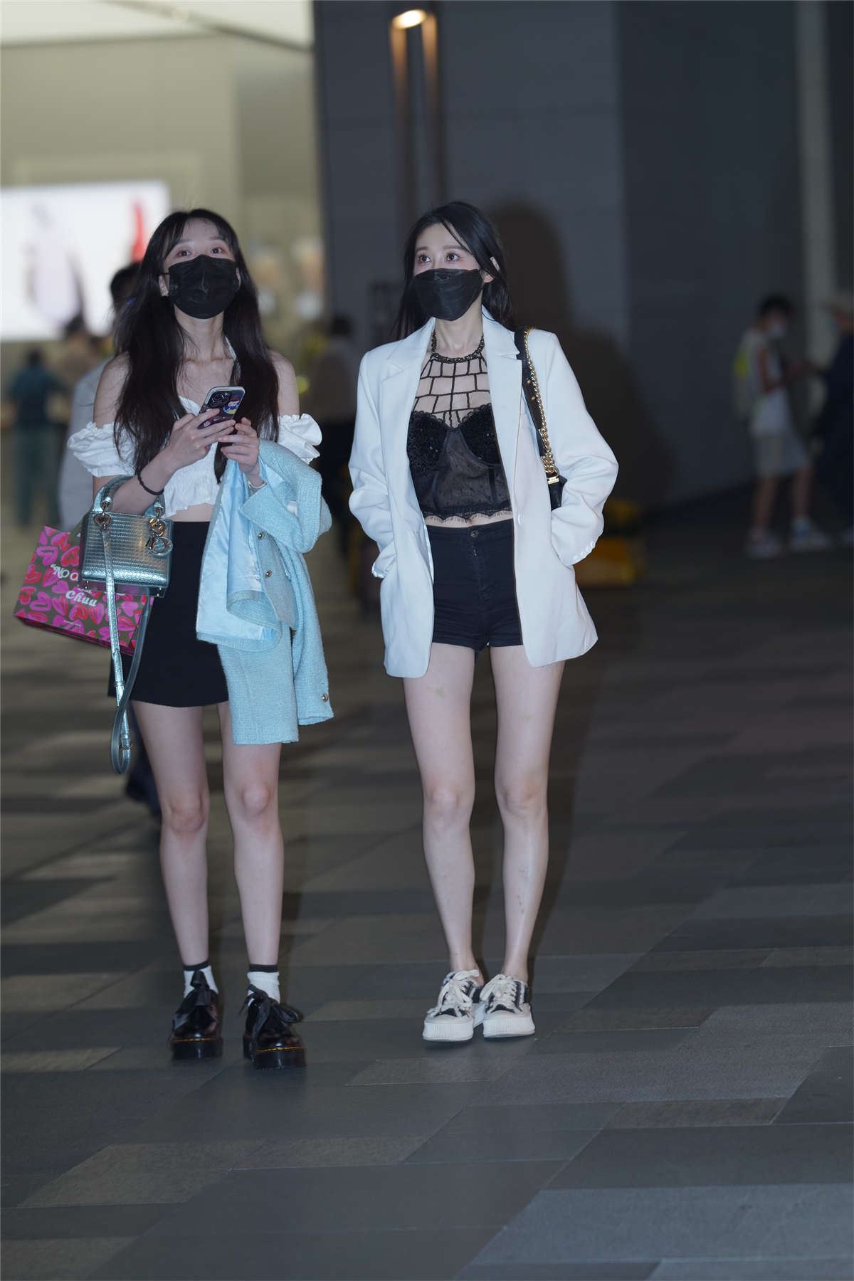白色西装外套