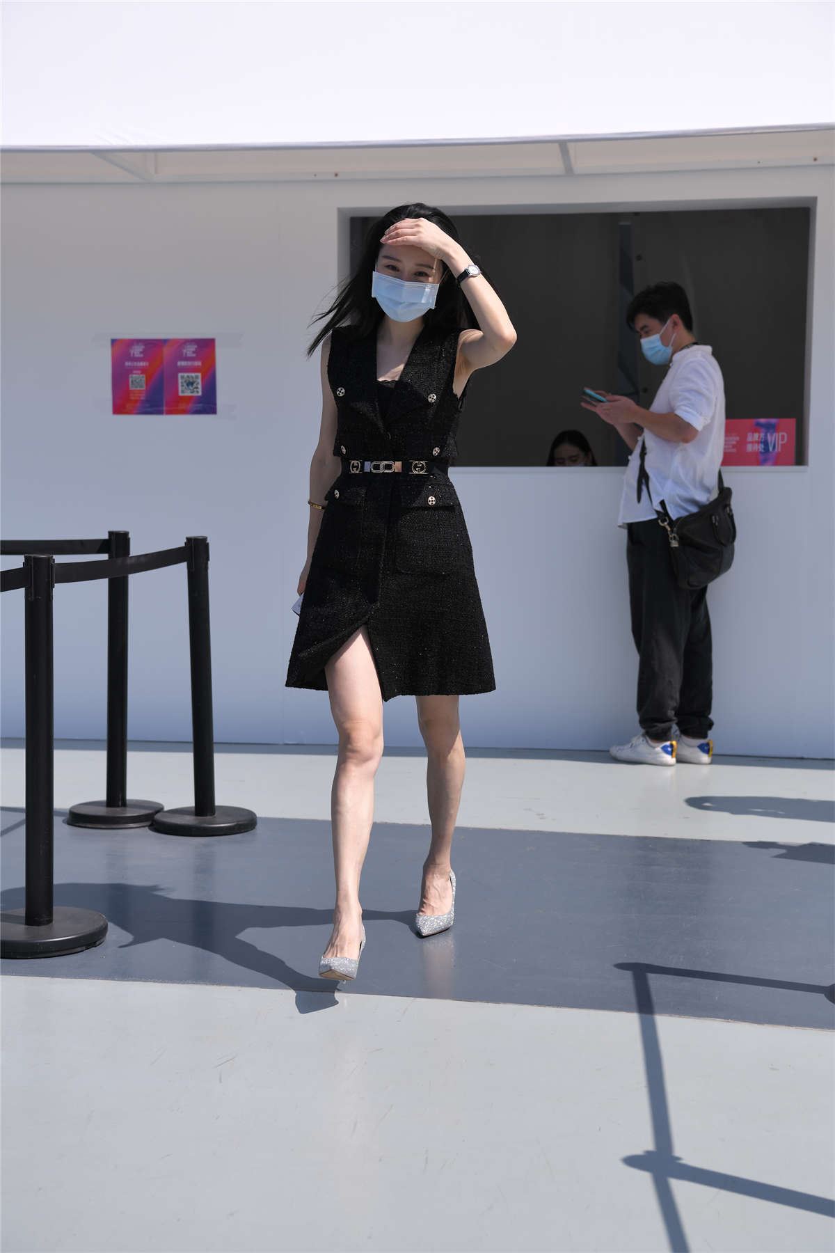 柔美时尚黑裙