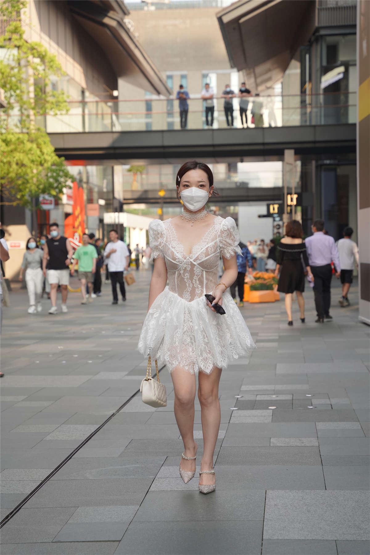 白色纱裙