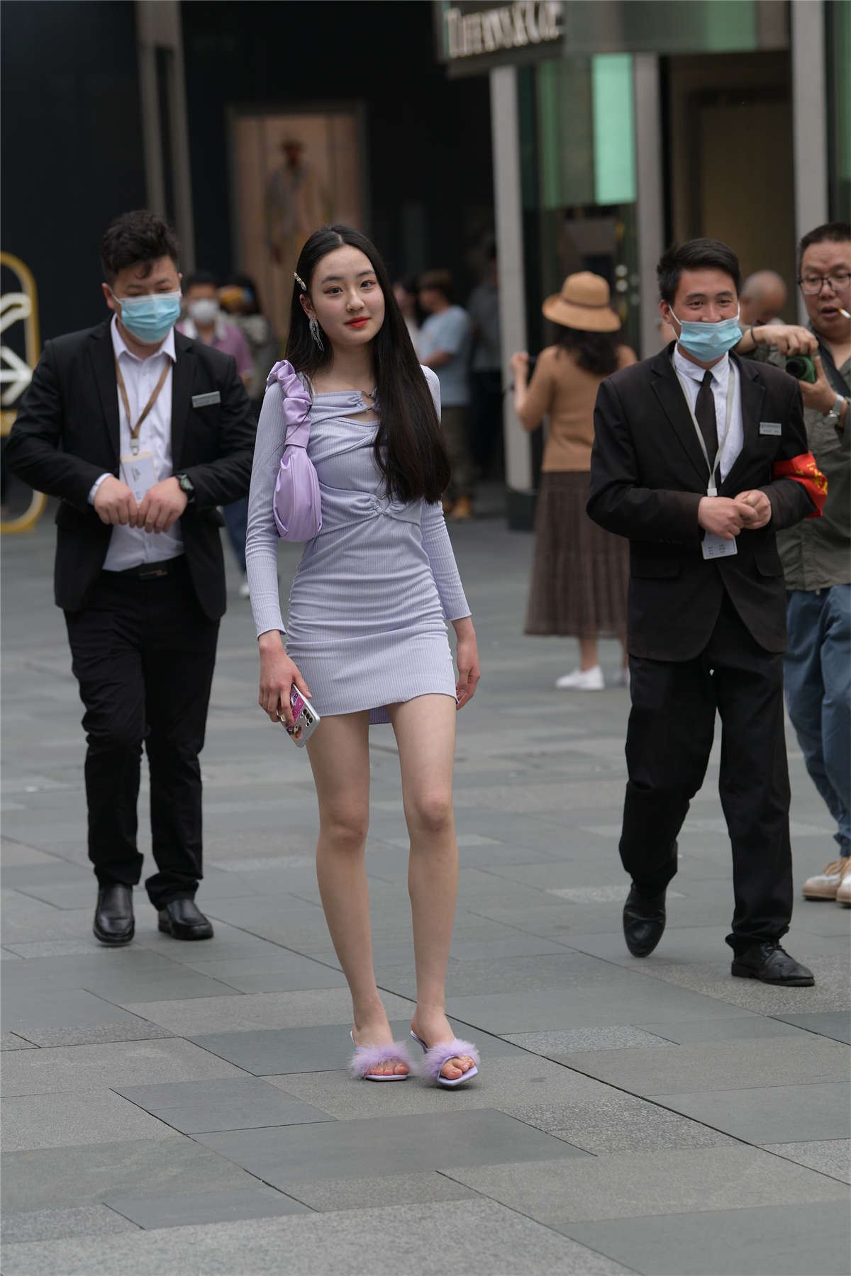 紫色连衣裙