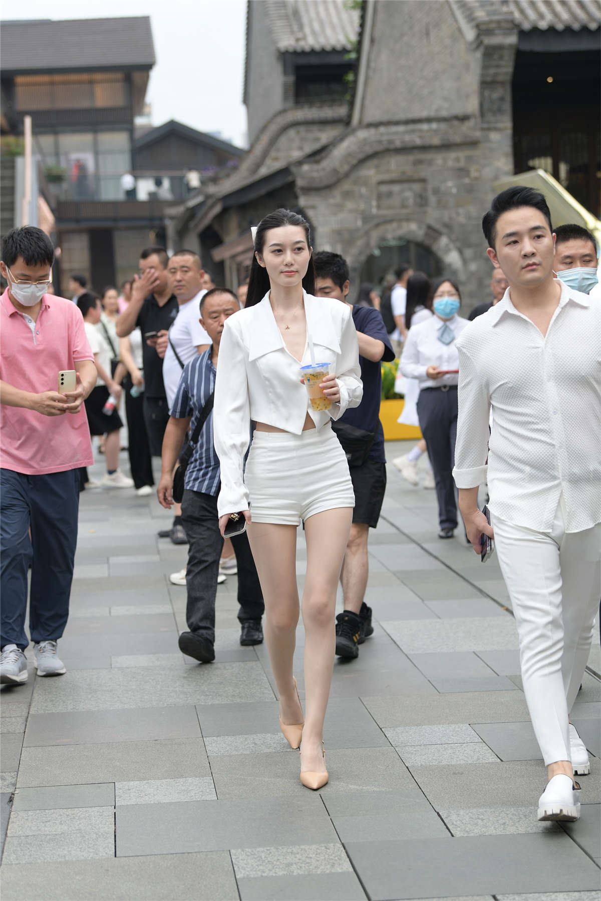 高挑靓丽精致白色系