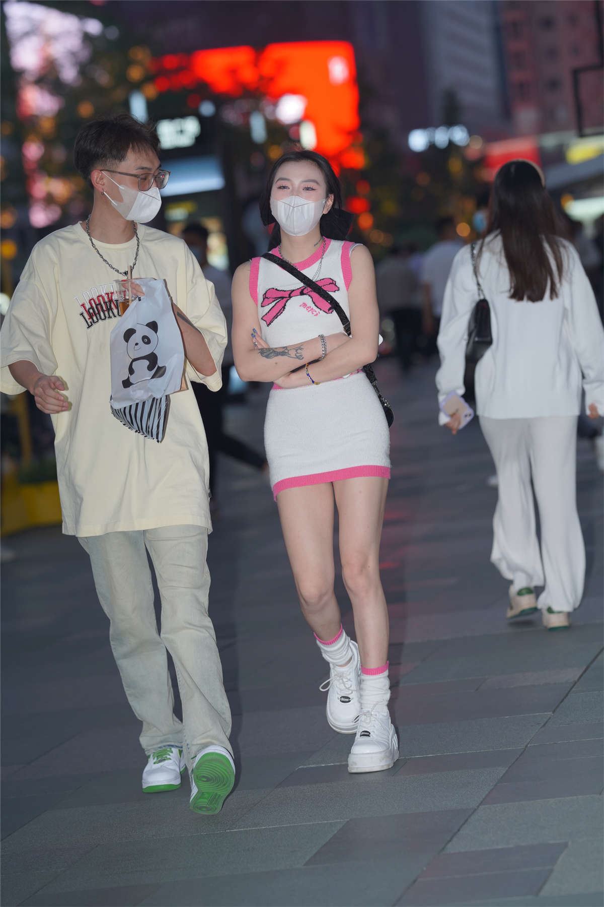美臀美腿美眉