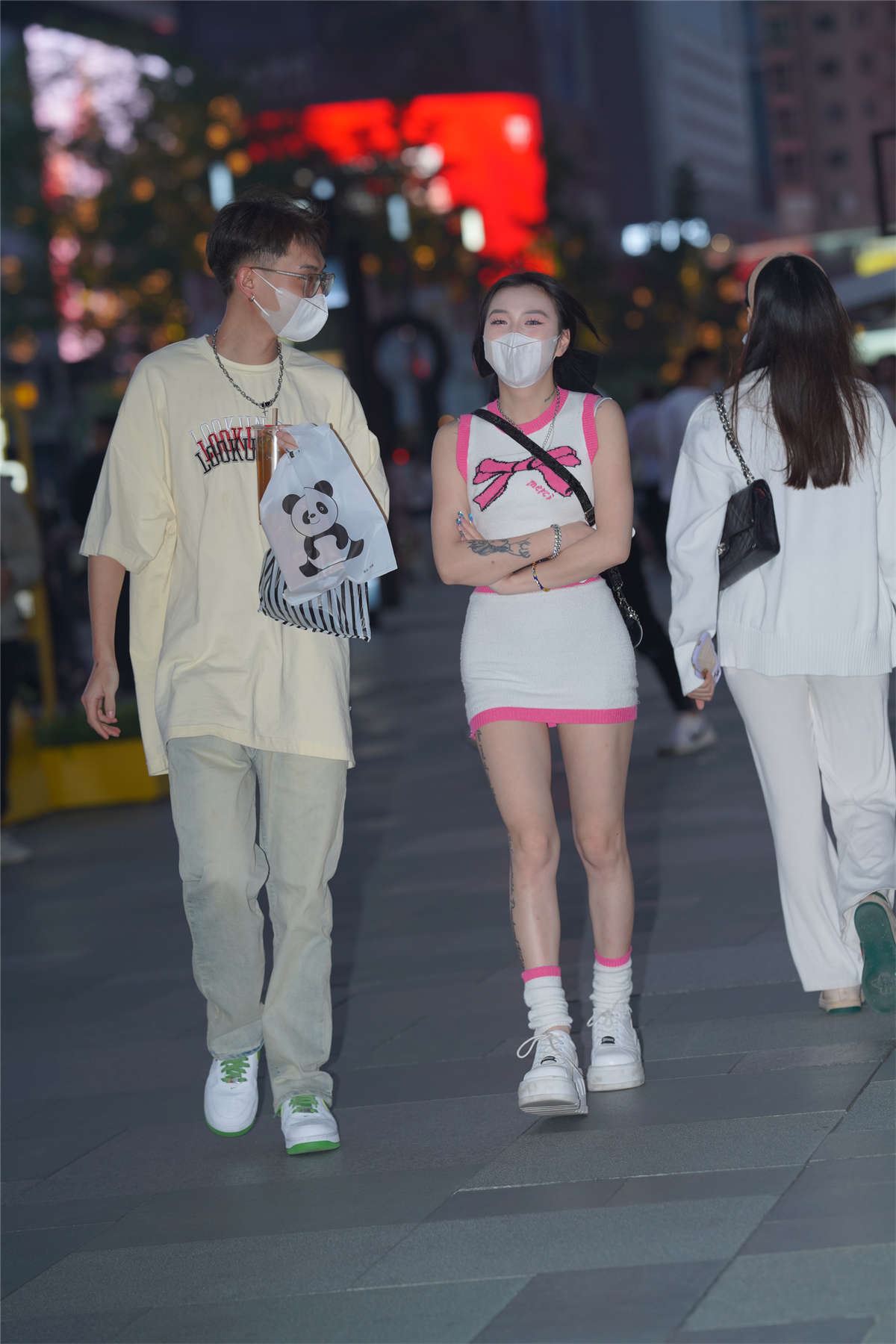 美臀美腿美眉