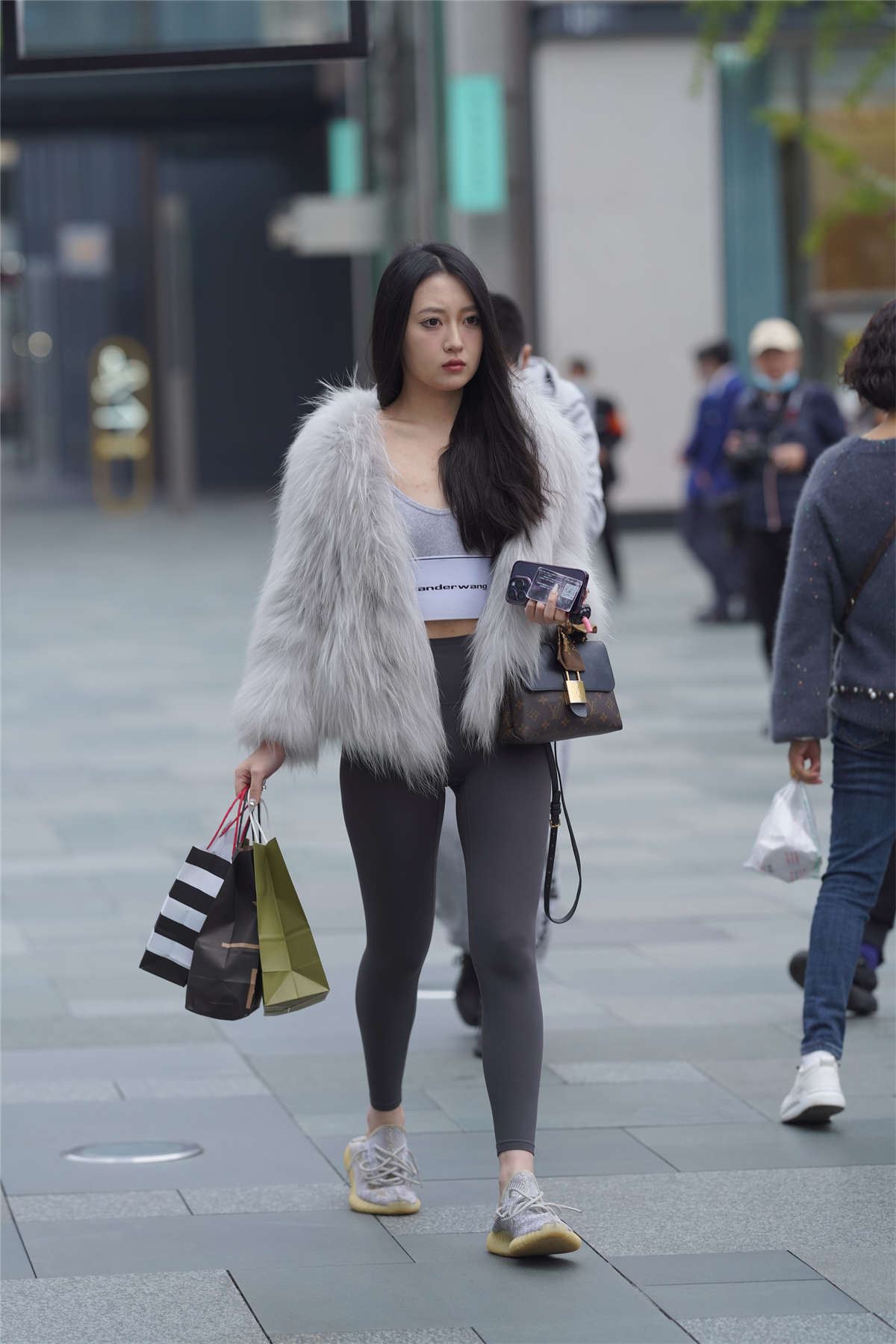 摩登爱恋豹子毛编织美女
