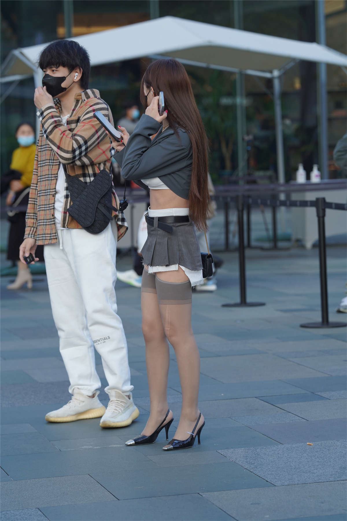 波涛汹涌大白腿美女