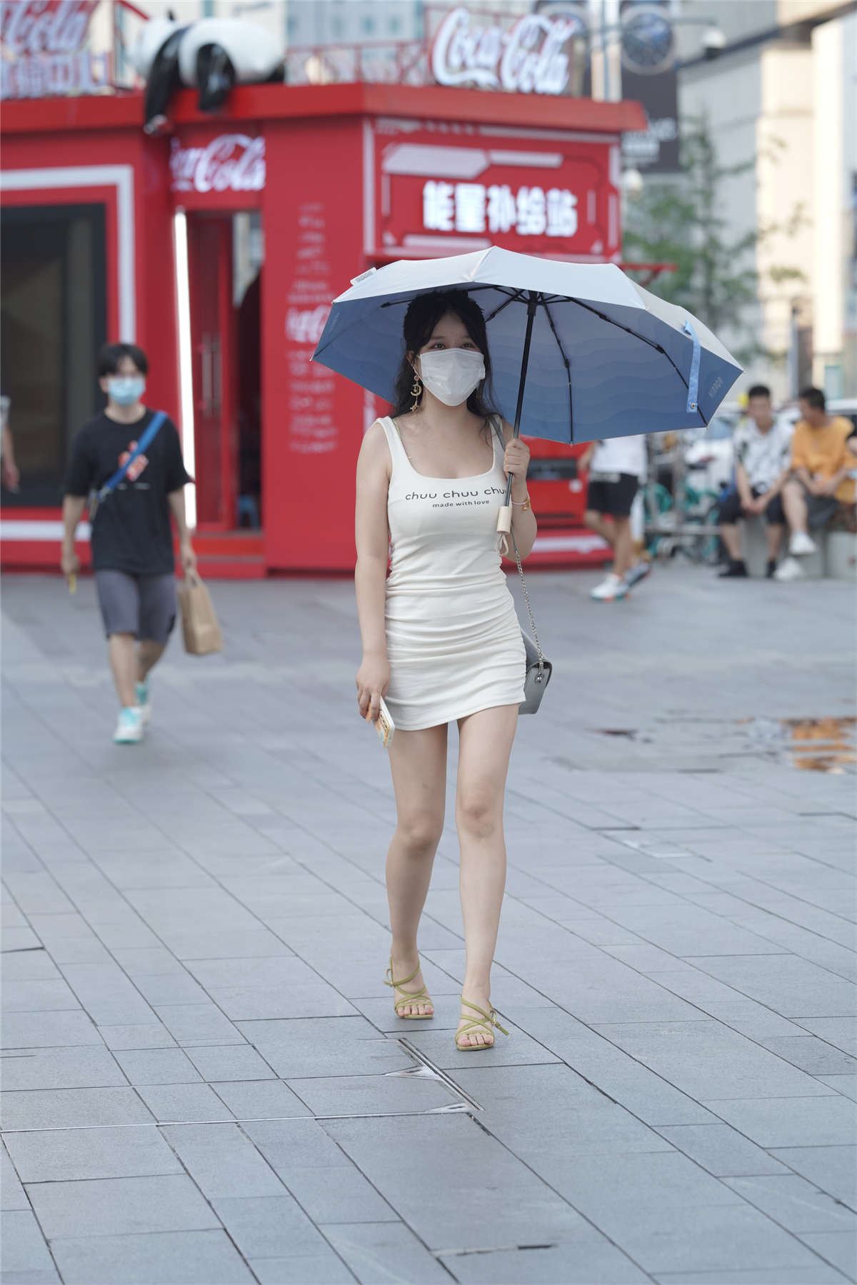 白色性感修身裙