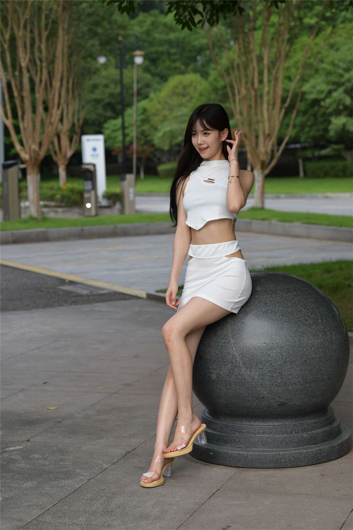 白色套装裙