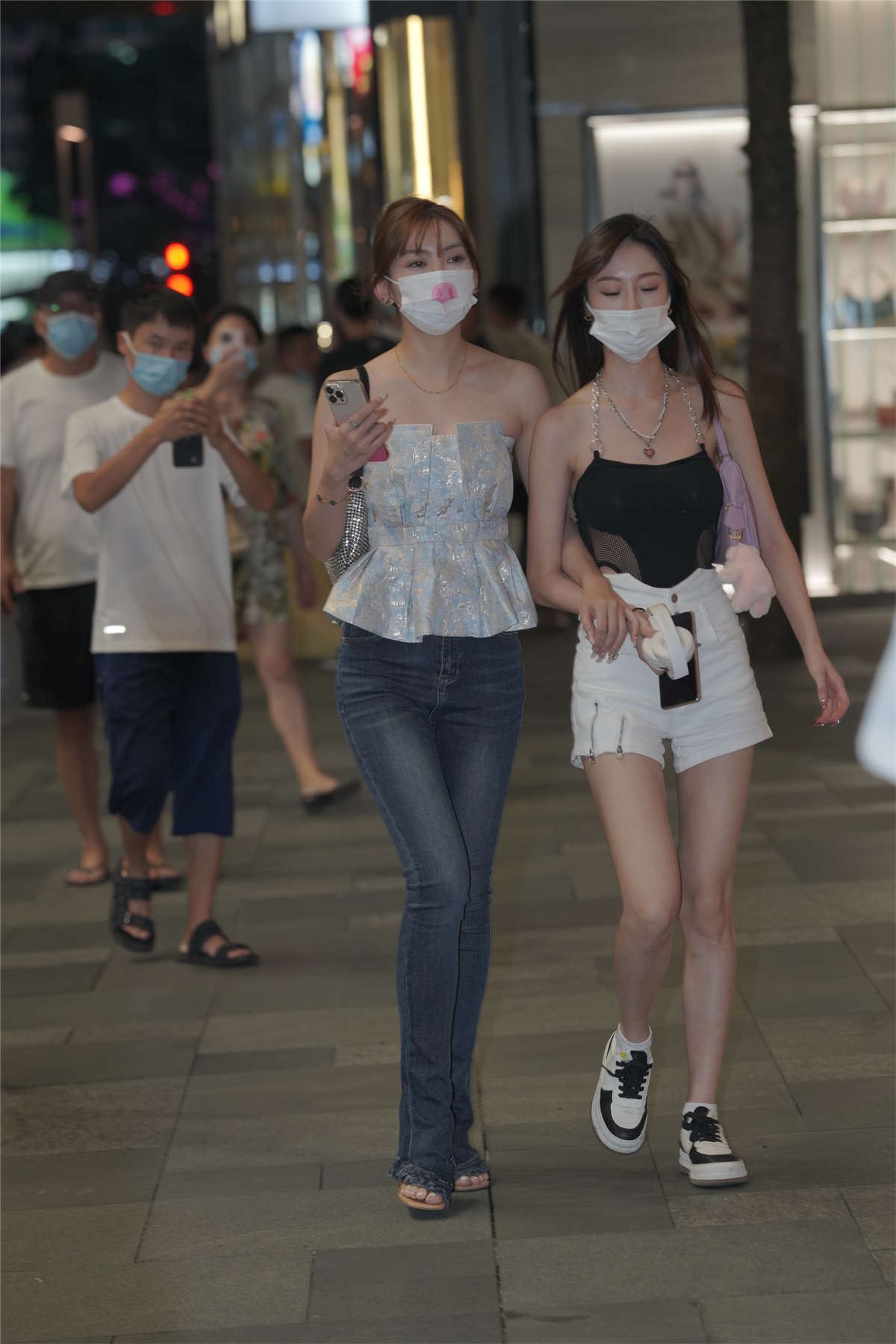 笔直修长美腿闺蜜