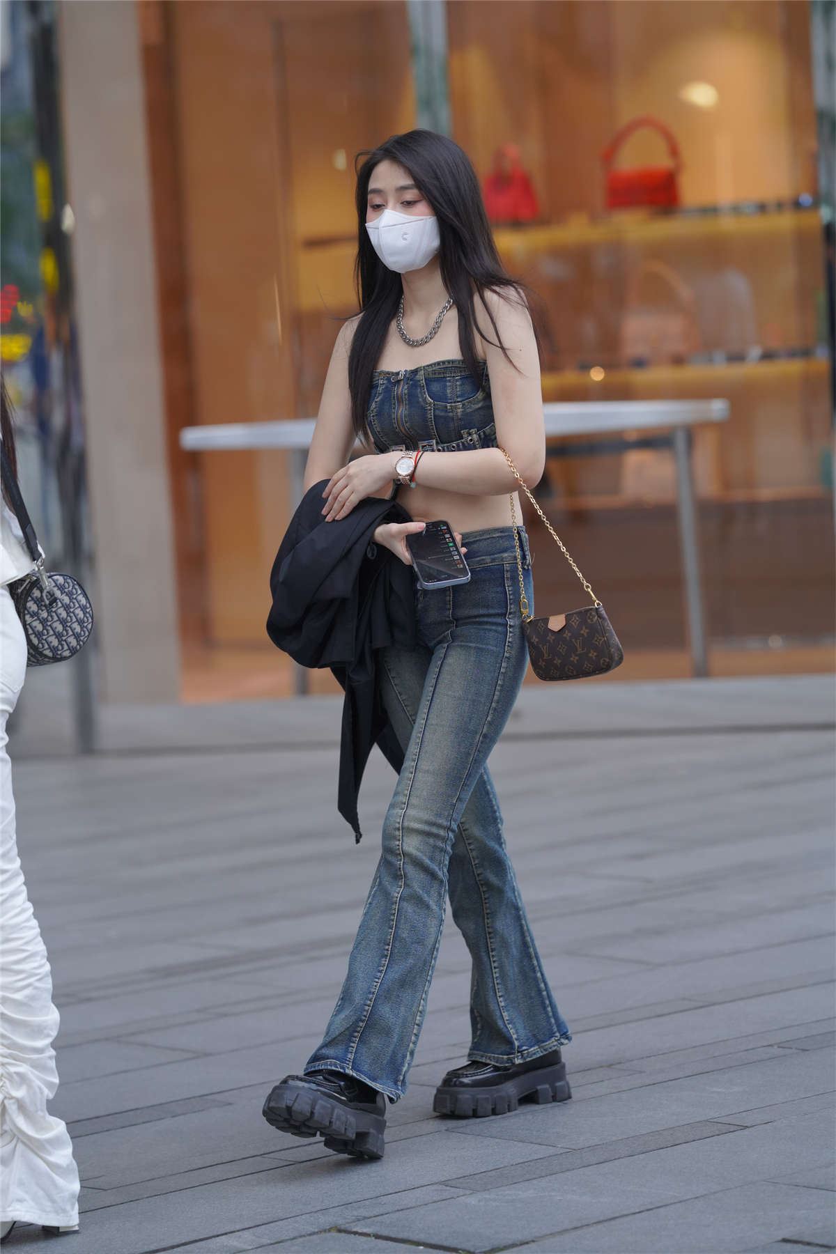 紧身牛仔的美