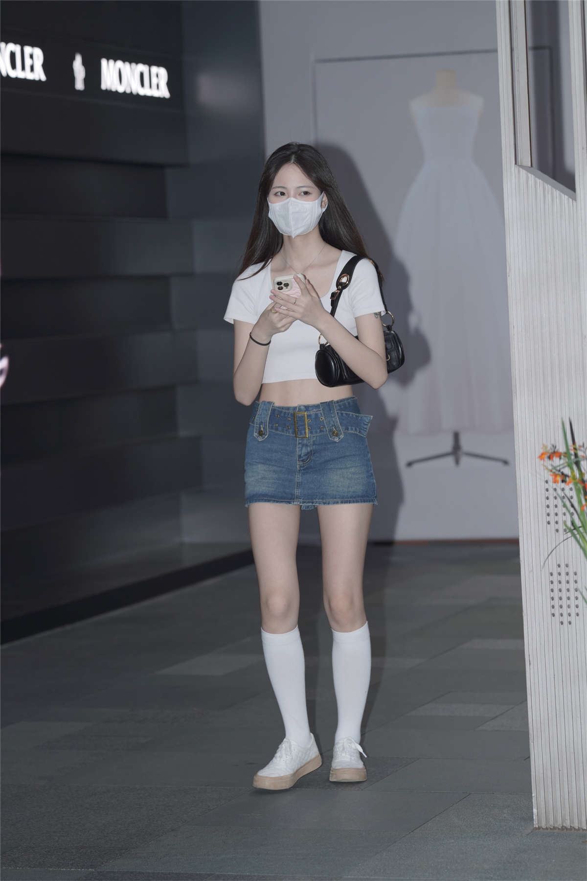 性感超短牛仔裙美眉
