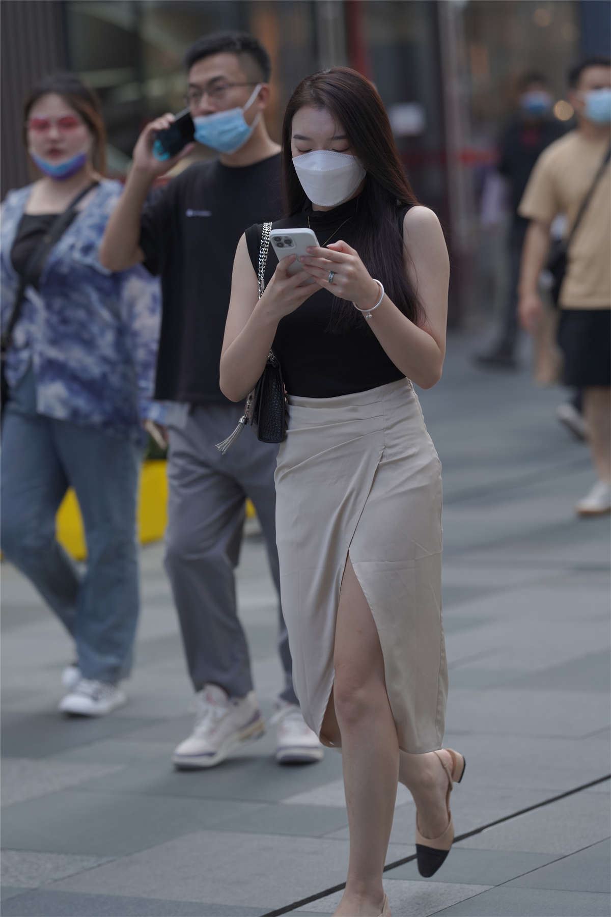 裹身开衩美腿