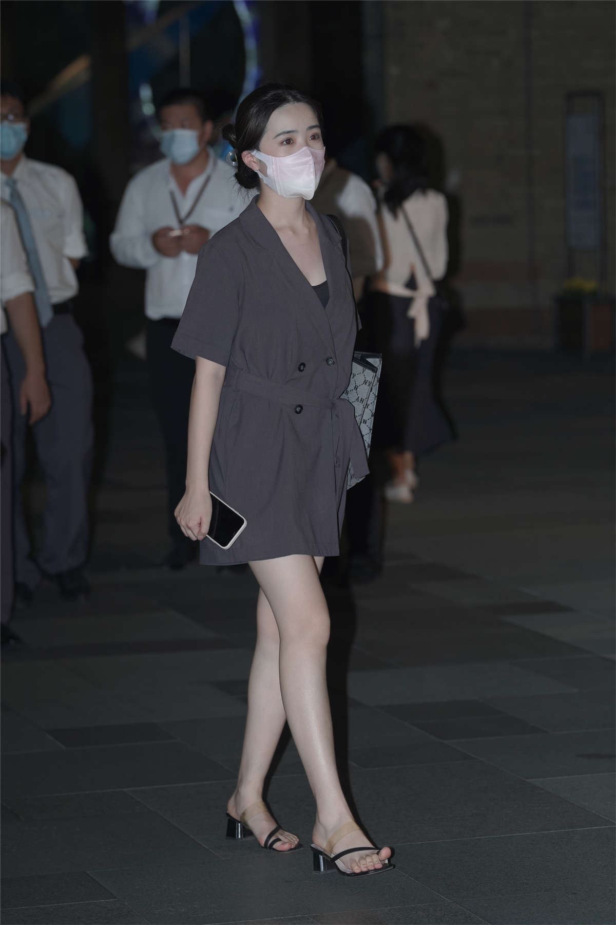 包臀裙小姐姐