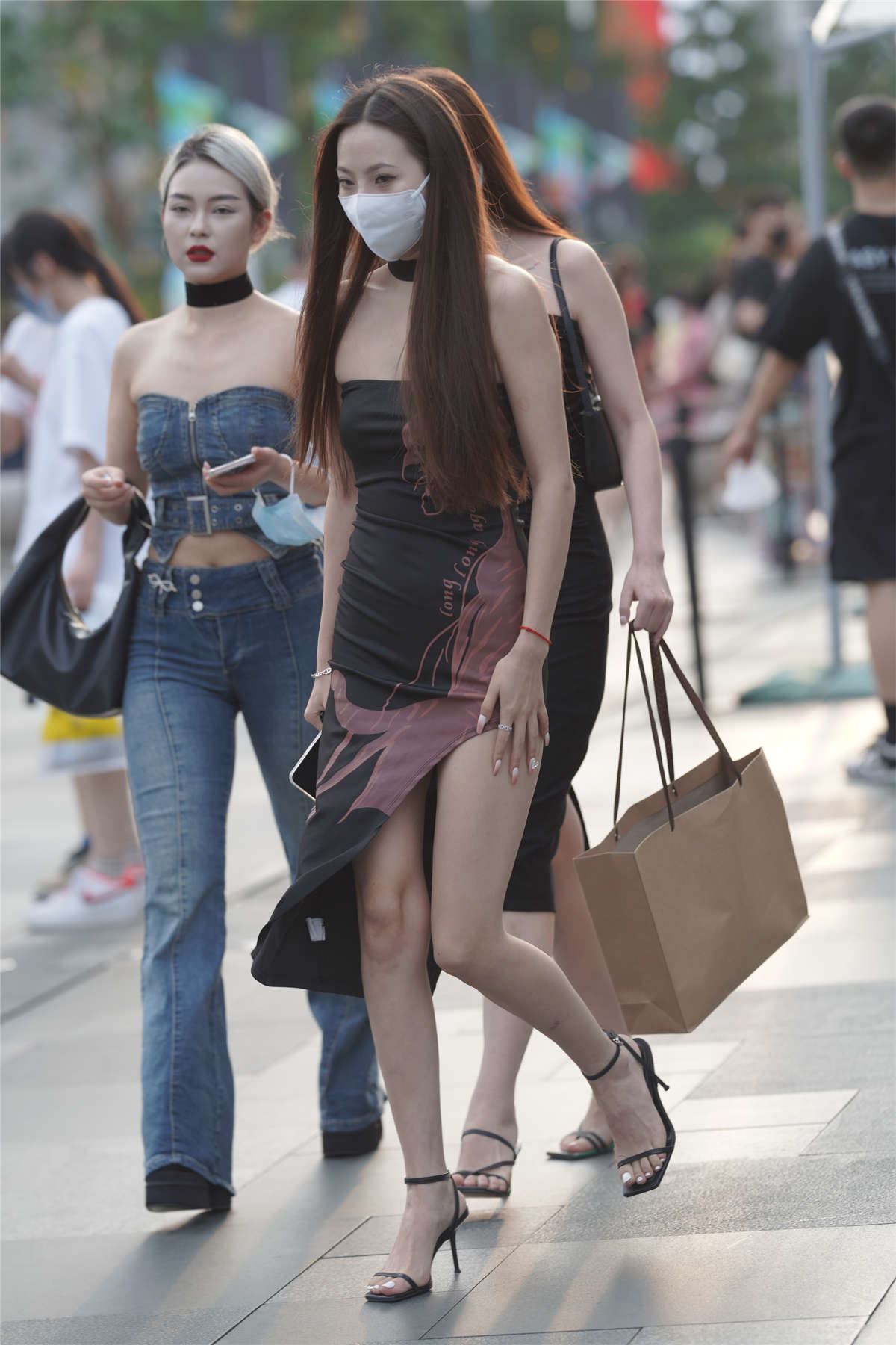 包臀裙大长腿美女